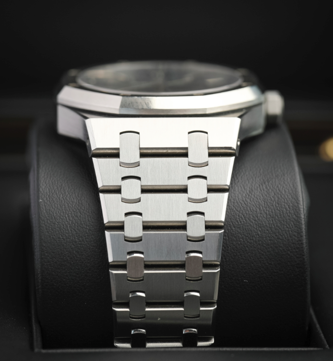 Audemars Piguet Grande Tapisserie Royal Oak 41mm Black Dial Stainless Steel 15500ST.OO.1220ST.03