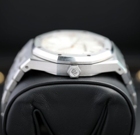 Audemars Piguet Royal Oak 41mm White Dial Stainless Steel 15500ST.OO.1220ST.04