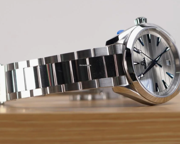 OMEGA Seamaster Aqua Terra 41 mm Grey Dial Stainless Steel Bracelet 220.10.41.21.06.001