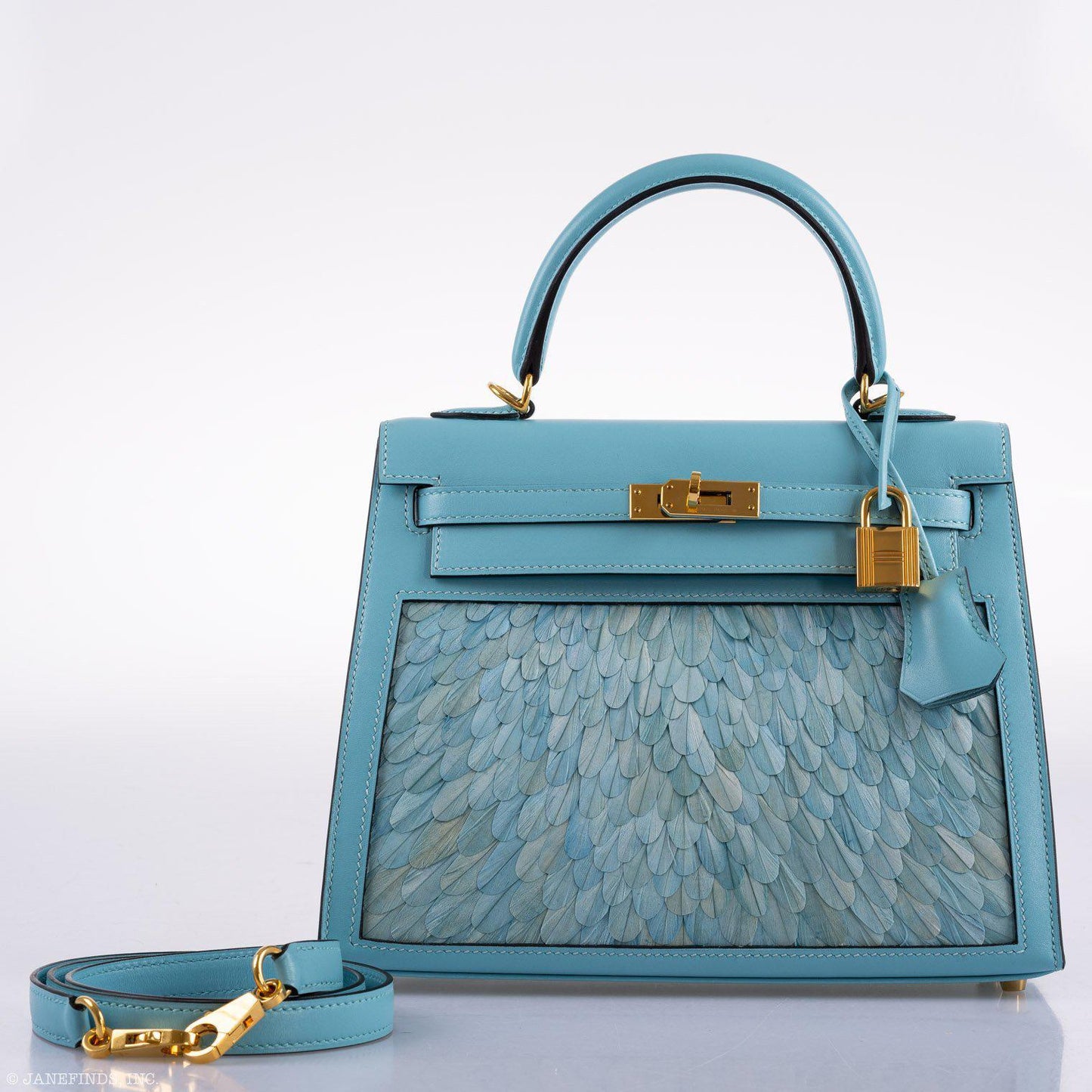 Vintage Hermès Kelly 25 Sellier Blue Atoll Tadelakt with Custom Feather Panel Gold Hardware