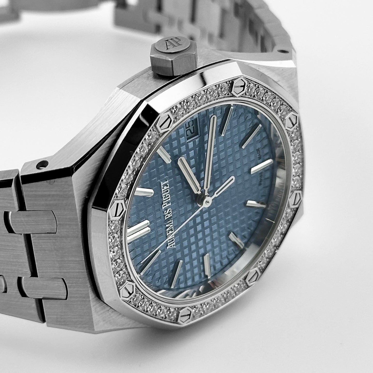 Audemars Piguet Royal Oak 15551ST.ZZ.1356ST.04 Selfwinding Stainless Steel Ice Blue Dial Diamond Bezel (2024)
