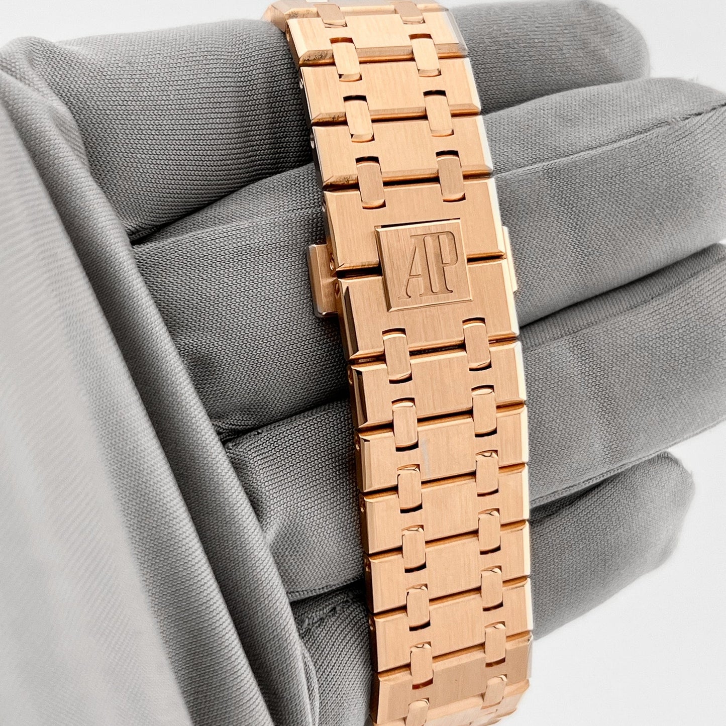 Audemars Piguet Royal Oak 26240OR.OO.1320OR.05 Selfwinding Chronograph Blue Dial