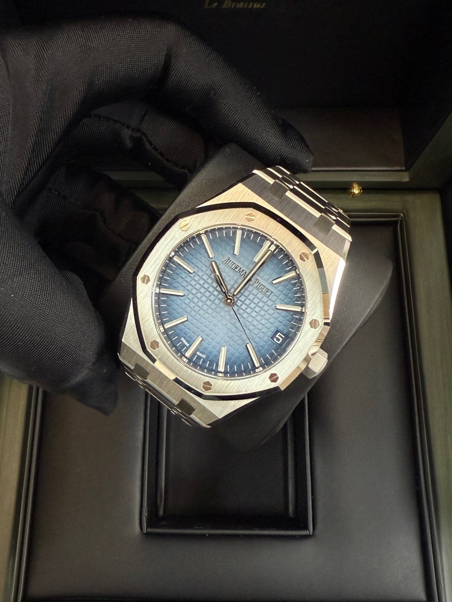 Audemars Piguet Royal Oak 41mm White Gold Smoked Blue Dial 15510BC.OO.1320BC.02
