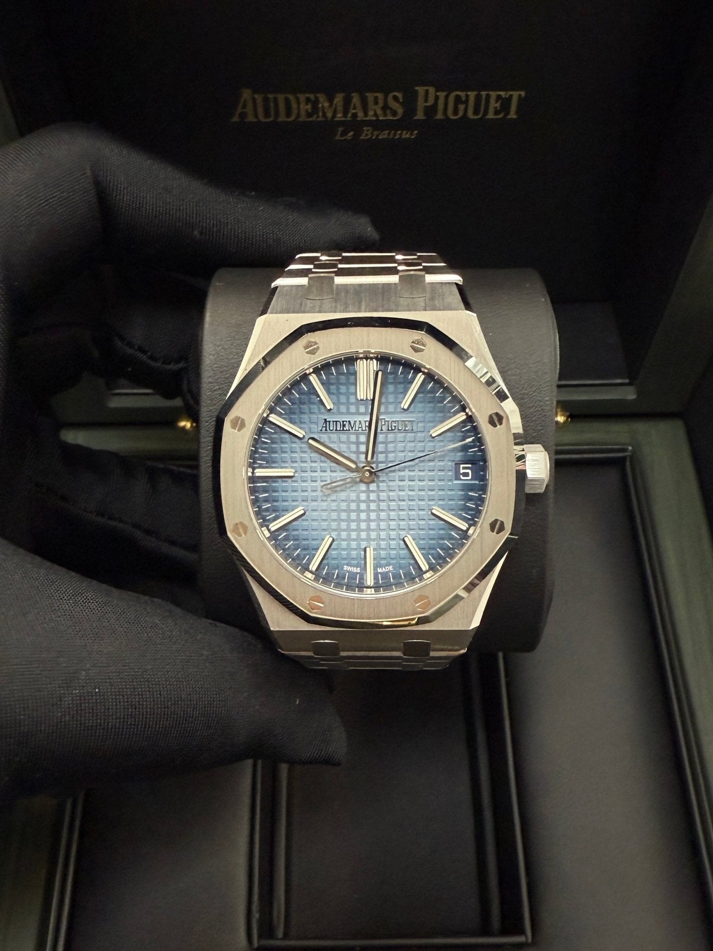 Audemars Piguet Royal Oak 41mm White Gold Smoked Blue Dial 15510BC.OO.1320BC.02