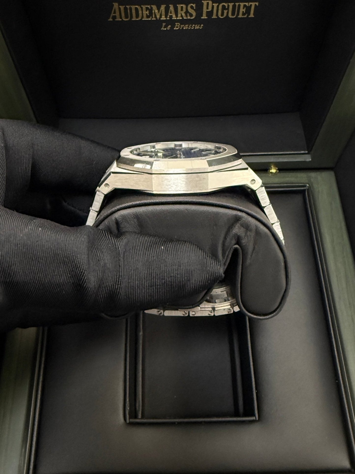 Audemars Piguet Royal Oak 41mm White Gold Smoked Blue Dial 15510BC.OO.1320BC.02