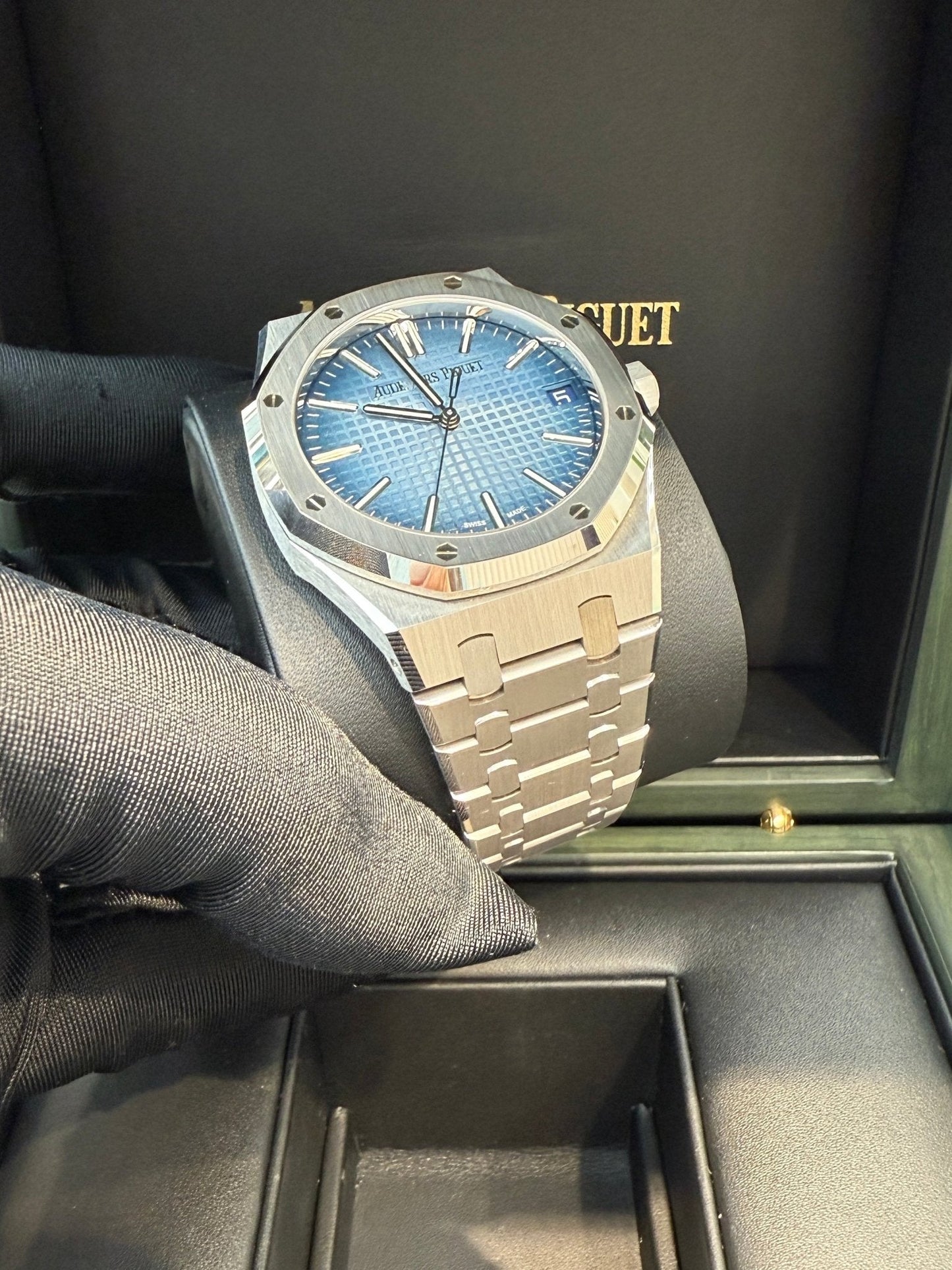 Audemars Piguet Royal Oak 41mm White Gold Smoked Blue Dial 15510BC.OO.1320BC.02