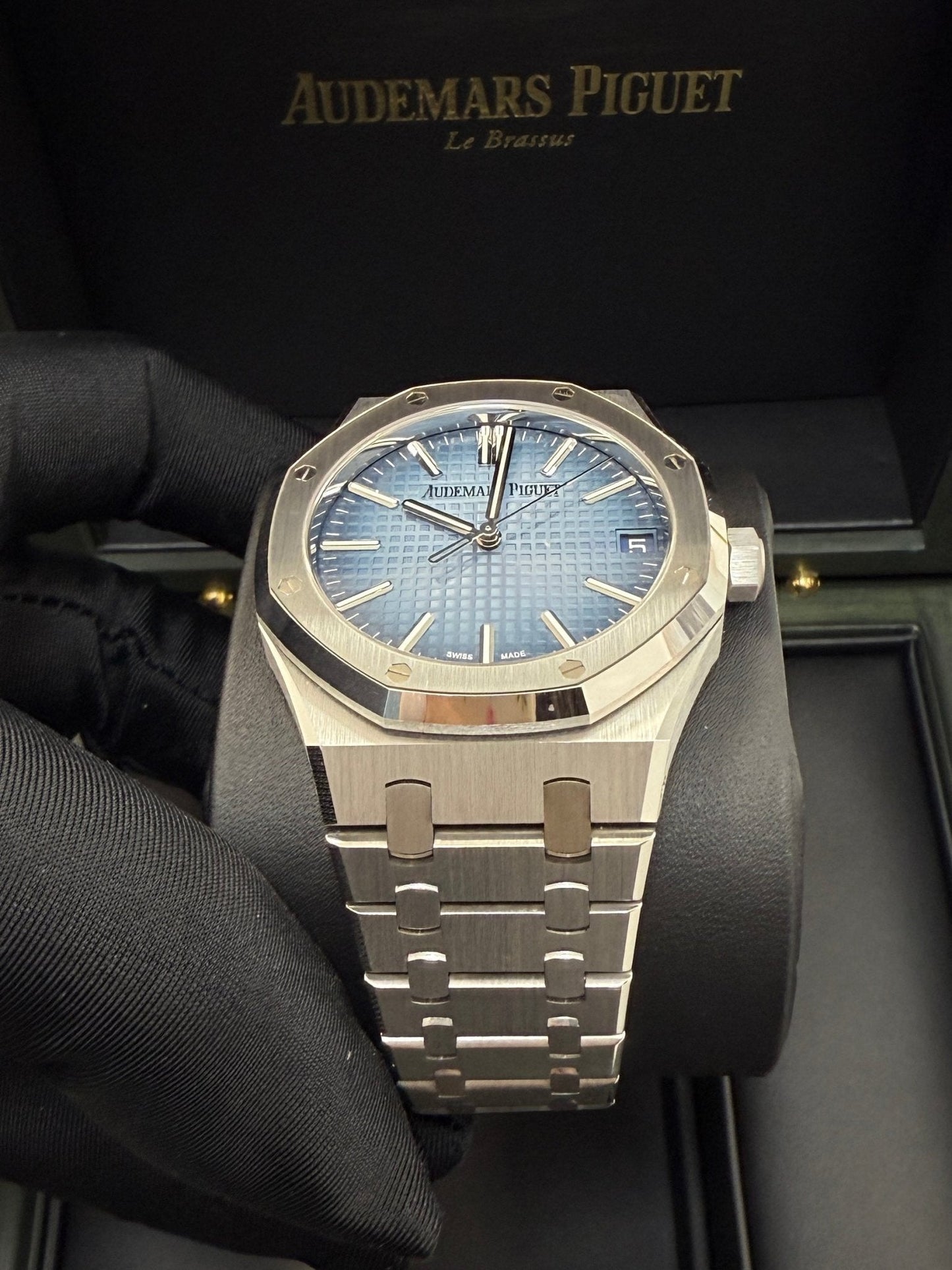 Audemars Piguet Royal Oak 41mm White Gold Smoked Blue Dial 15510BC.OO.1320BC.02
