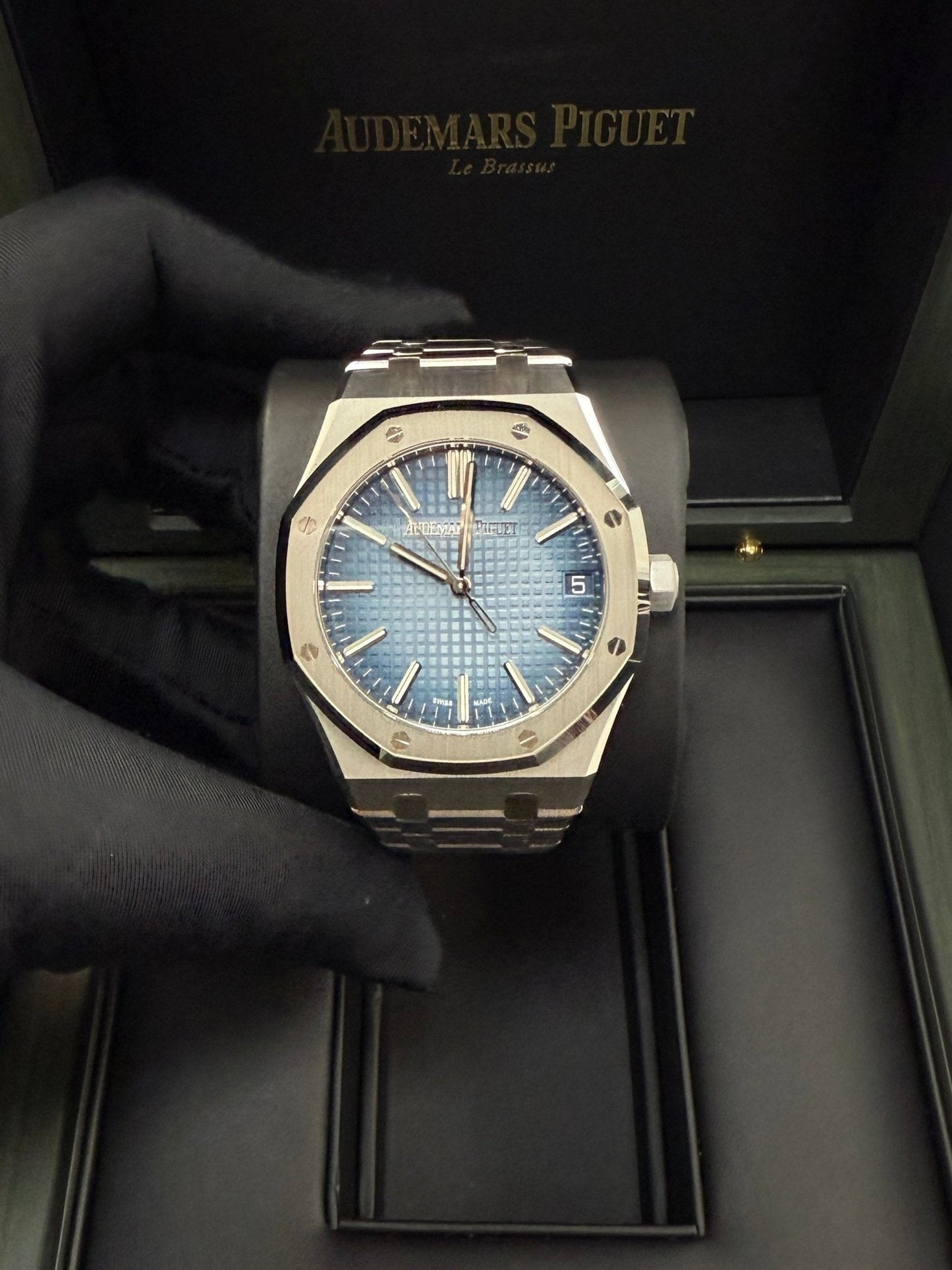 Audemars Piguet Royal Oak 41mm White Gold Smoked Blue Dial 15510BC.OO.1320BC.02