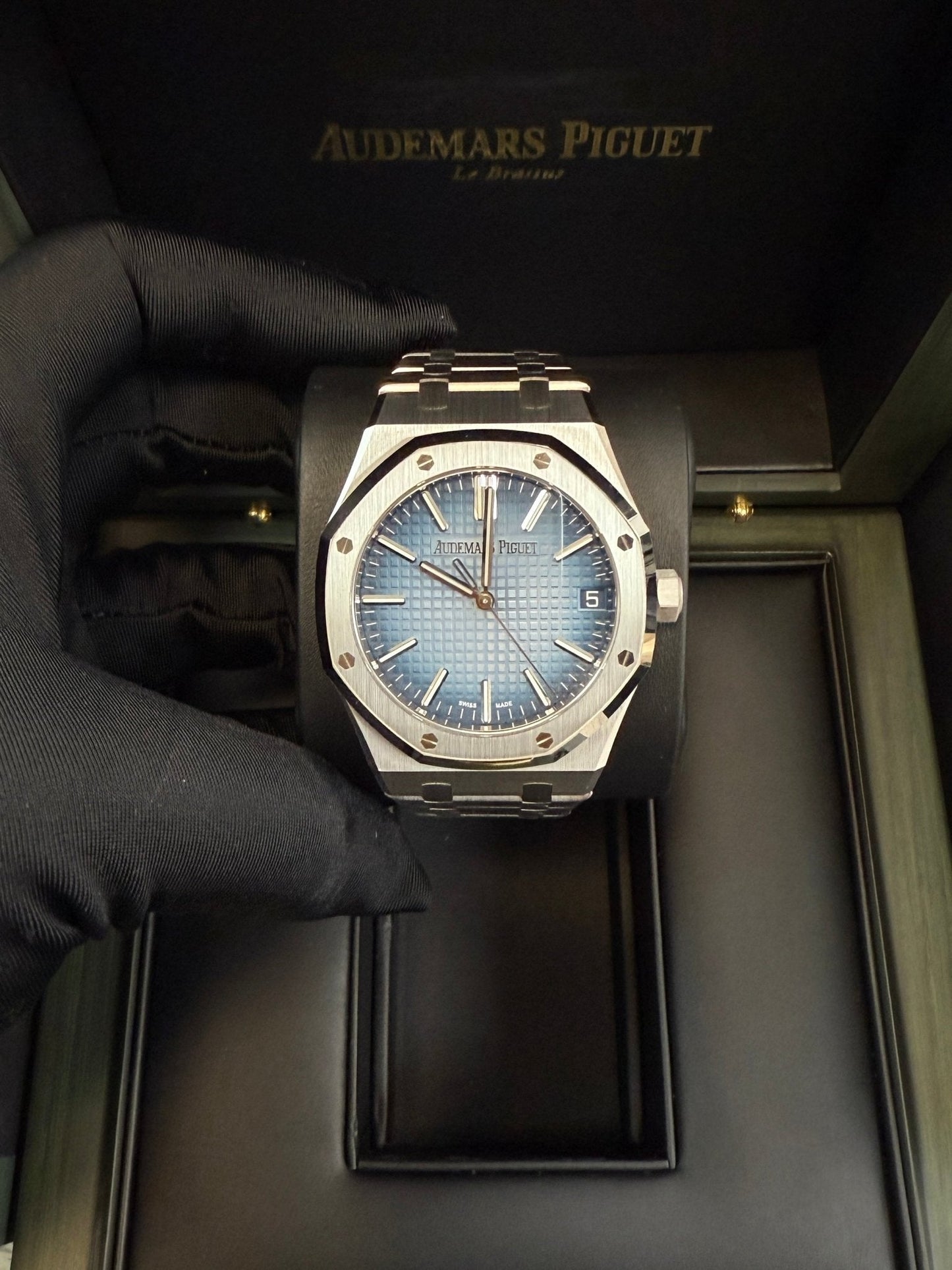 Audemars Piguet Royal Oak 41mm White Gold Smoked Blue Dial 15510BC.OO.1320BC.02
