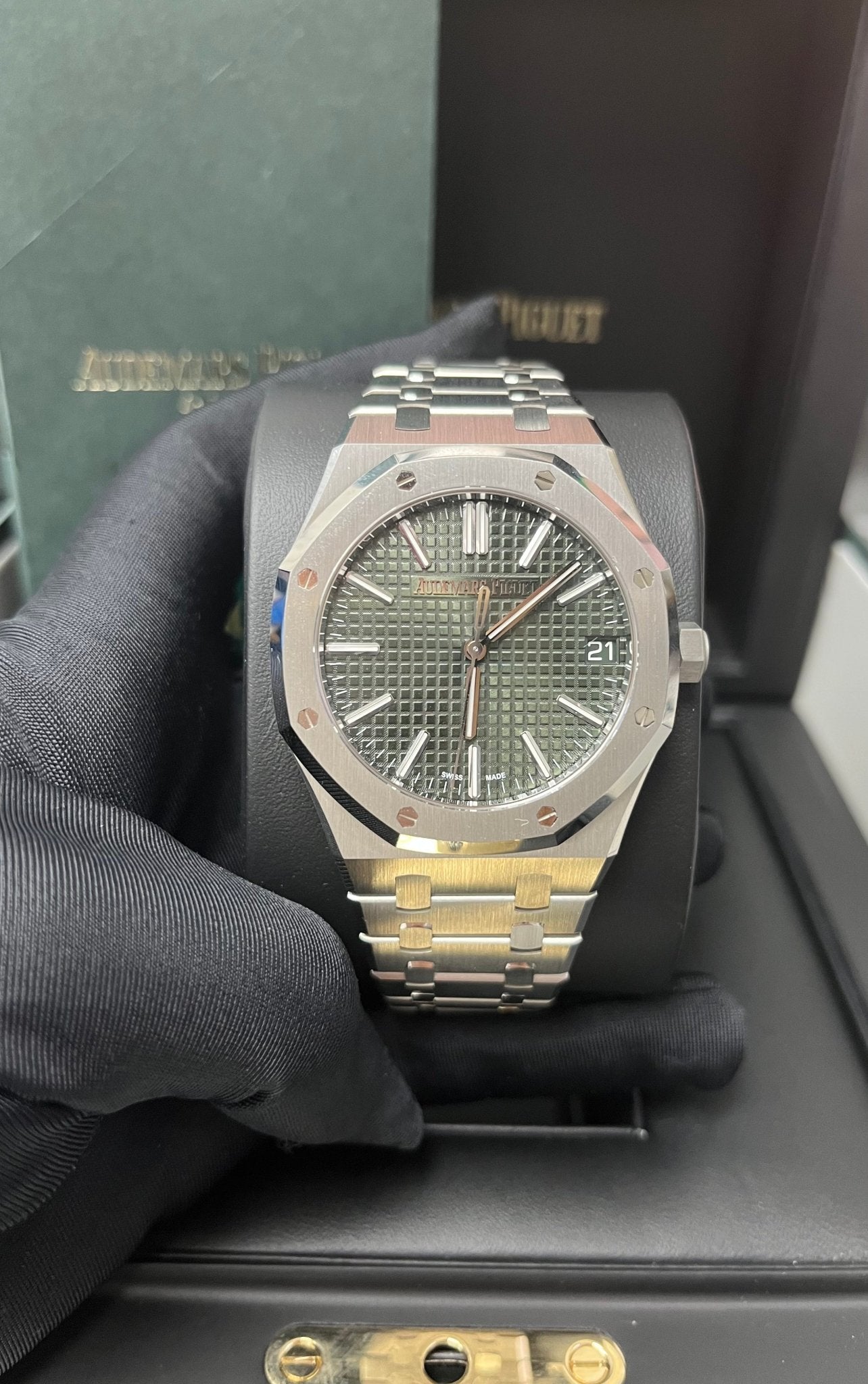 Audemars Piguet Royal Oak "50th Anniversary" Green Dial 15510ST.OO.1320ST.04