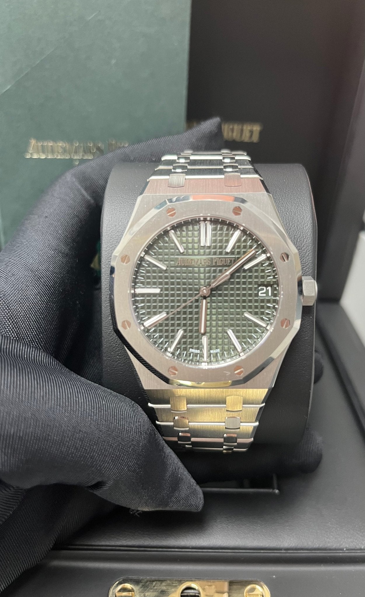 Audemars Piguet Royal Oak "50th Anniversary" Green Dial 15510ST.OO.1320ST.04