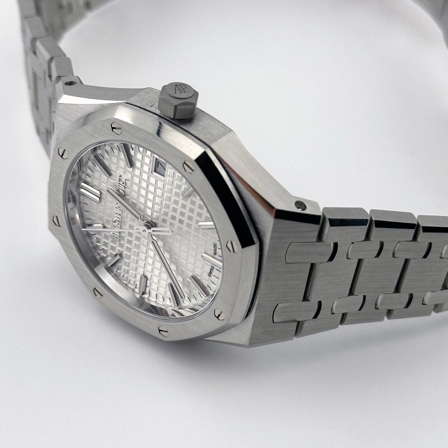 Audemars Piguet Royal Oak 77350ST.OO.1261ST.01 Stainless Steel Silver-Toned Dial