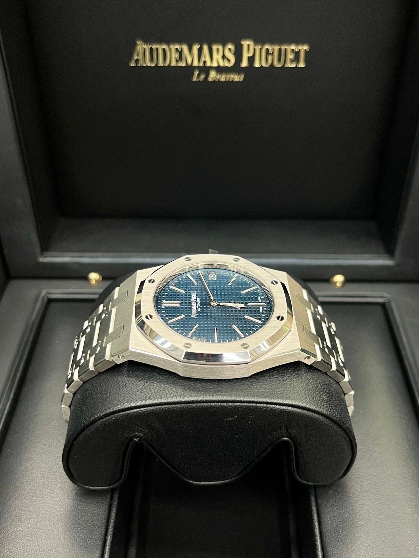 Audemars Piguet Royal Oak Jumbo 39mm Stainless Steel Jumbo Ultra-Thin Blue Dial 15202ST.OO.1240ST.01