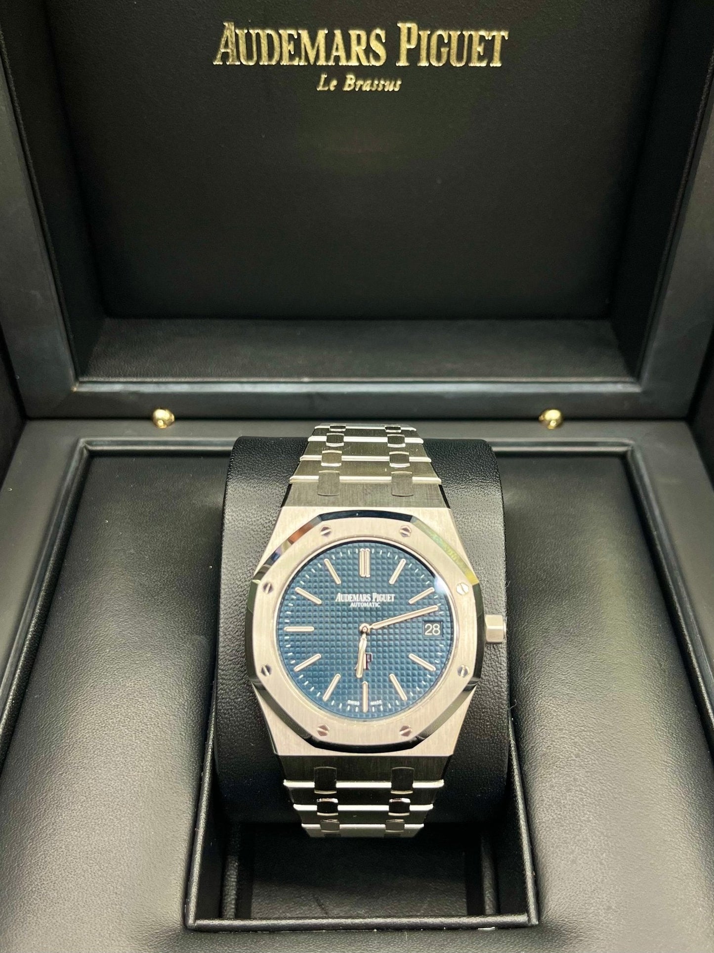 Audemars Piguet Royal Oak Jumbo 39mm Stainless Steel Jumbo Ultra-Thin Blue Dial 15202ST.OO.1240ST.01