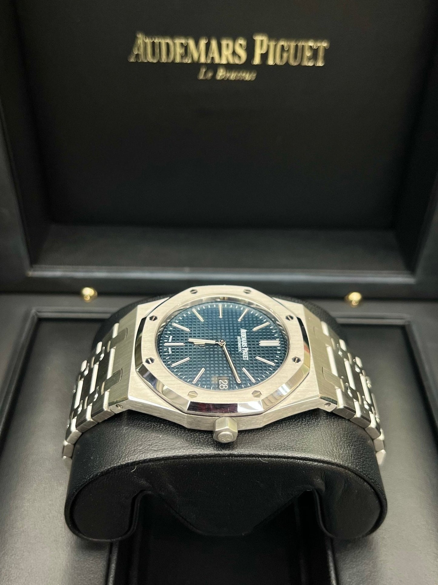 Audemars Piguet Royal Oak Jumbo 39mm Stainless Steel Jumbo Ultra-Thin Blue Dial 15202ST.OO.1240ST.01