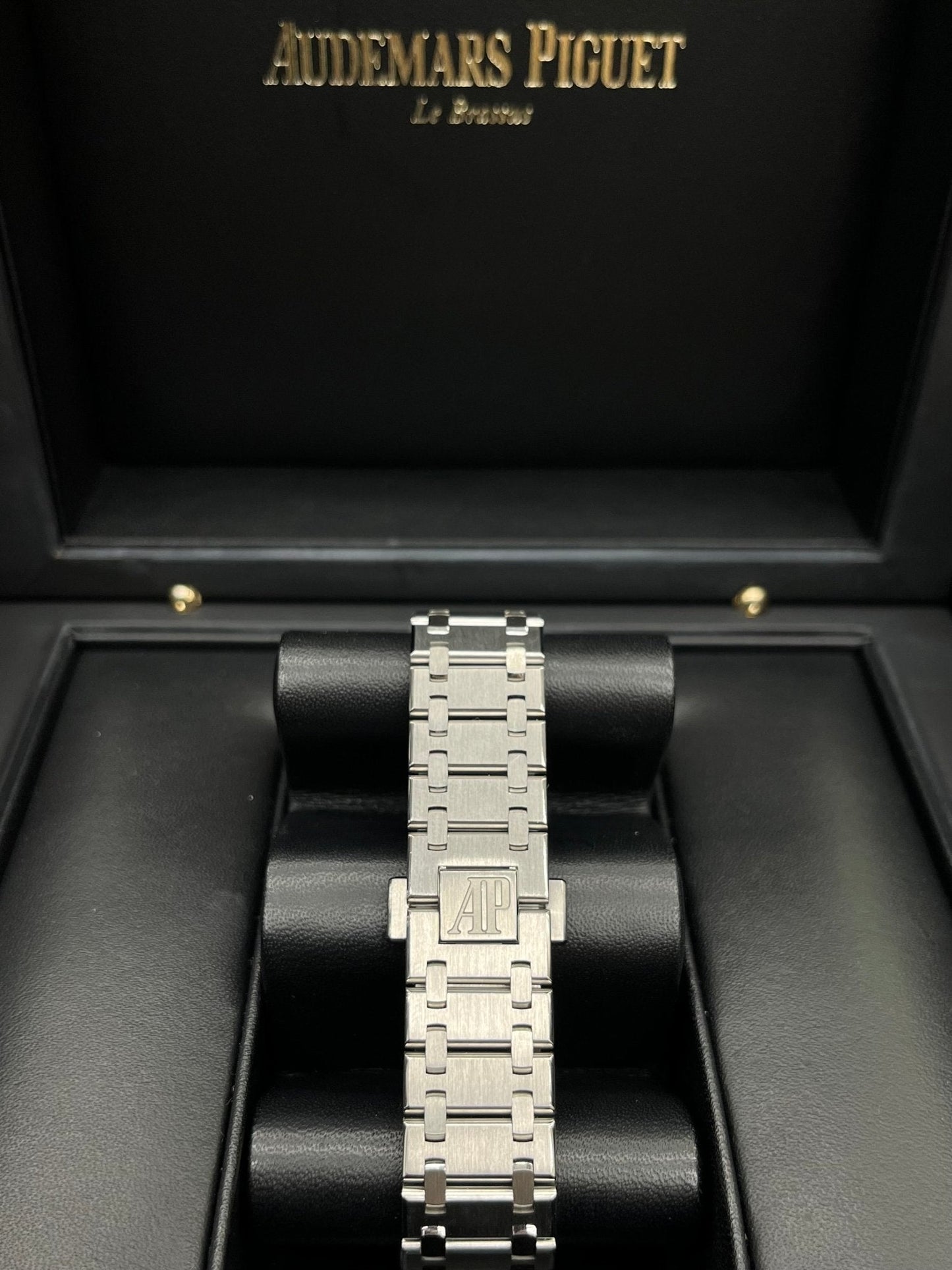 Audemars Piguet Royal Oak Jumbo 39mm Stainless Steel Jumbo Ultra-Thin Blue Dial 15202ST.OO.1240ST.01