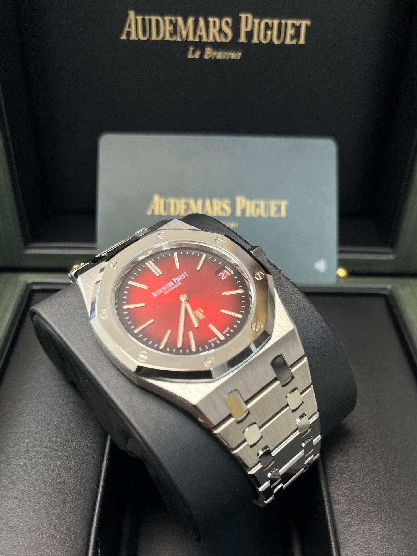 Audemars Piguet Royal Oak Jumbo Extra-thin Burgundy 16202XT.OO.1240XT.01