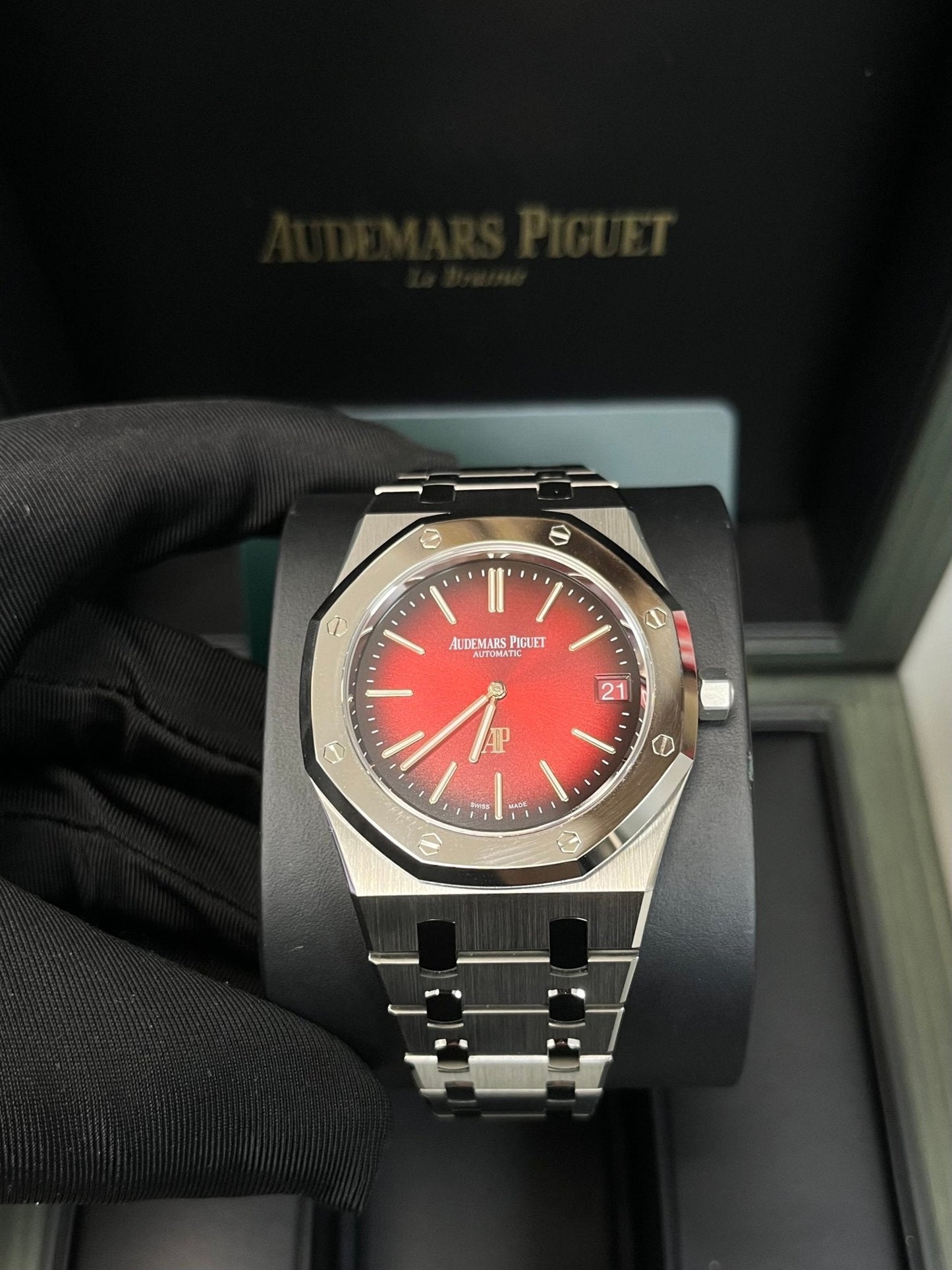 Audemars Piguet Royal Oak Jumbo Extra-thin Burgundy 16202XT.OO.1240XT.01