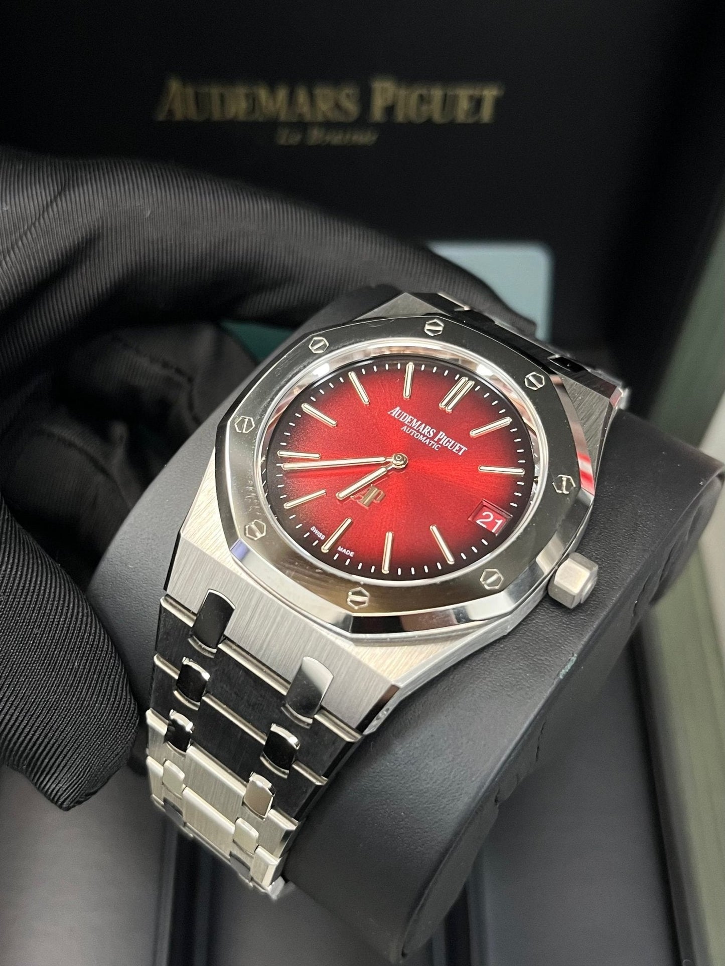 Audemars Piguet Royal Oak Jumbo Extra-thin Burgundy 16202XT.OO.1240XT.01