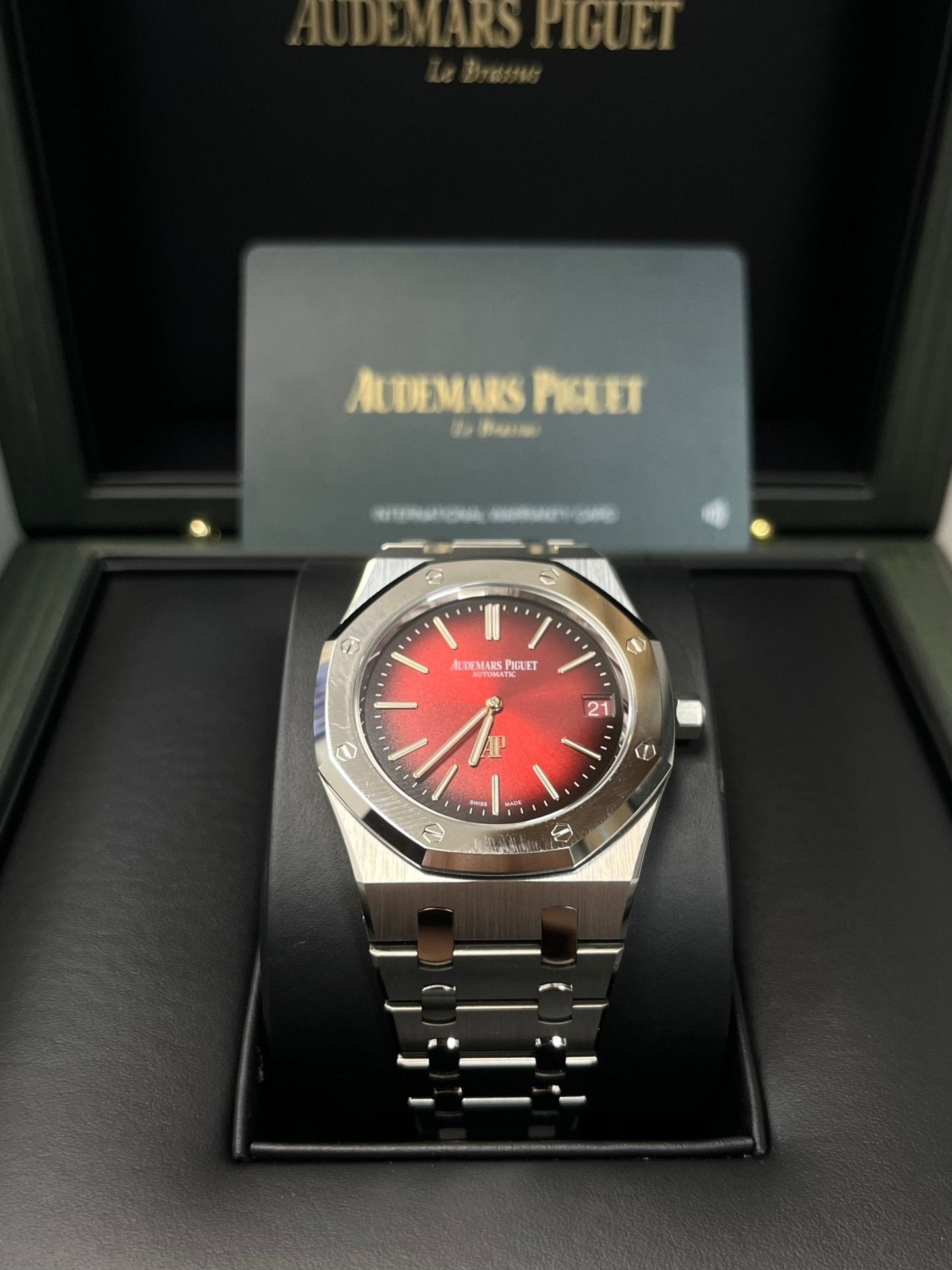 Audemars Piguet Royal Oak Jumbo Extra-thin Burgundy 16202XT.OO.1240XT.01