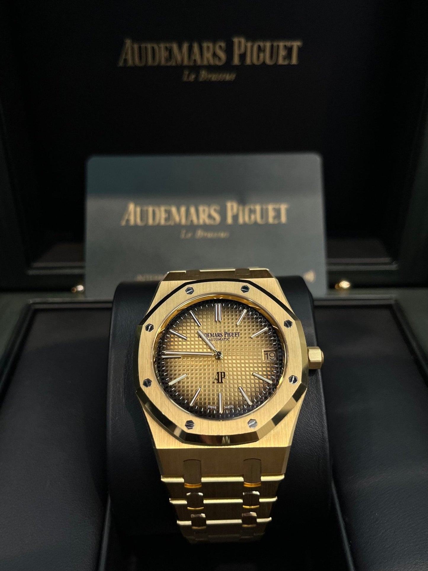 Audemars Piguet Royal Oak Jumbo (Ref# 16202BA.OO.1240BA.02)