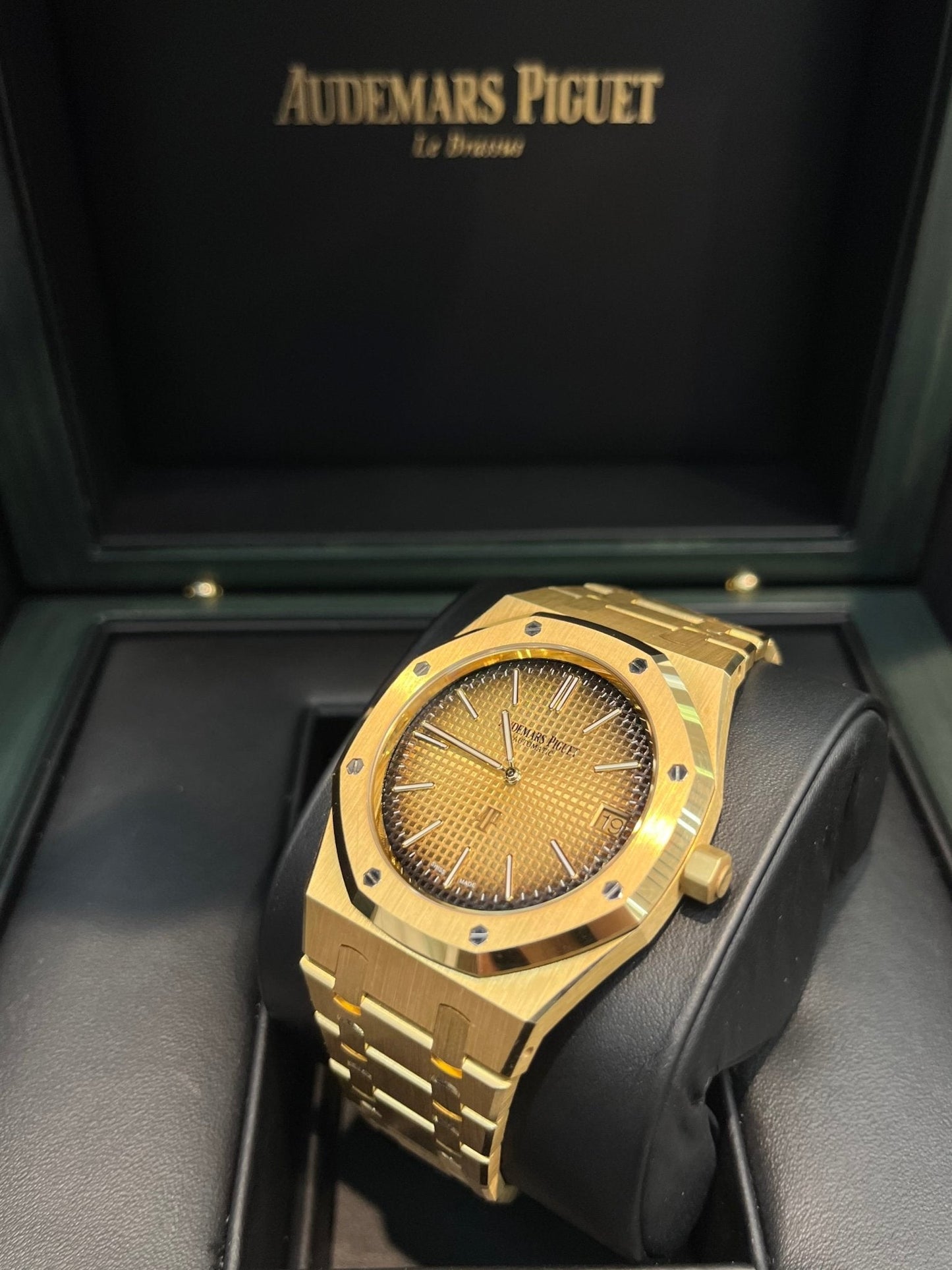 Audemars Piguet Royal Oak Jumbo (Ref# 16202BA.OO.1240BA.02)