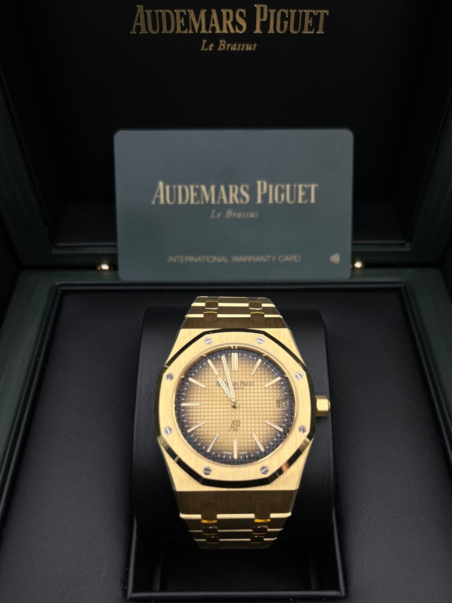 Audemars Piguet Royal Oak Jumbo (Ref# 16202BA.OO.1240BA.02)