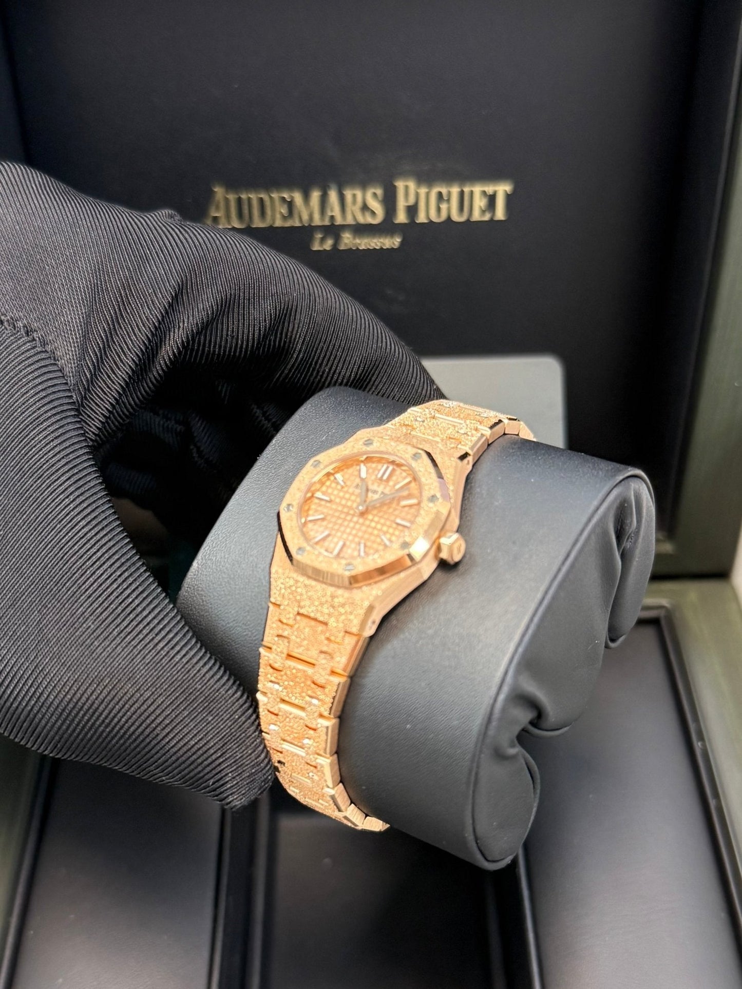 Audemars Piguet ROYAL OAK MINI FROSTED GOLD QUARTZ Ref. 67630OR.GG.1312OR.01