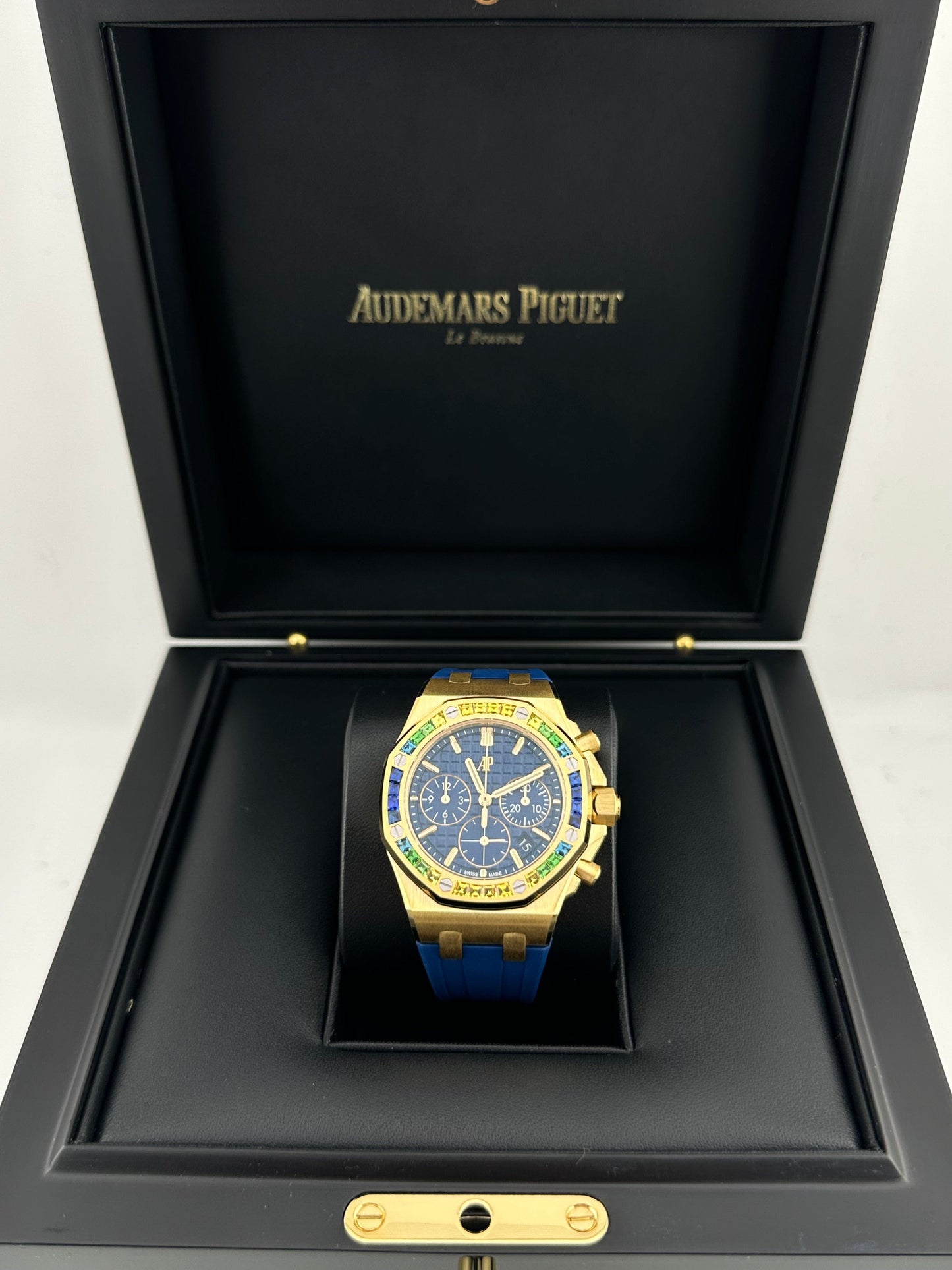 Audemars Piguet Royal Oak Offshore 26236BA.YY.D346CA.01 Yellow Gold Sapphire Dial (2023)