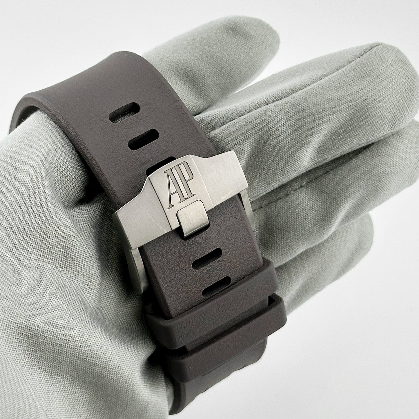 Audemars Piguet Royal Oak Offshore 26400IO.OO.A004CA.02 Selfwinding Chronograph Titanium Grey Dial (2020)