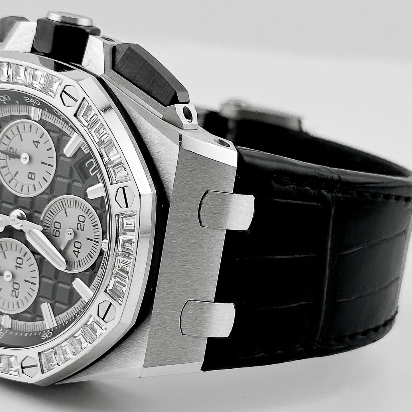 Audemars Piguet Royal Oak Offshore 26424BC.ZZ.D002CA.01 Chronograph White Gold Black Dial Diamond Bezel (2024)