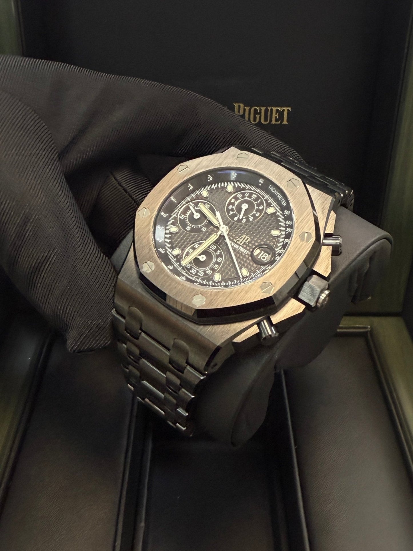 Audemars Piguet Royal Oak Offshore Chronograph Selfwinding Chronograph 42mm Black Dial Ceramic 26238CE.OO.1300CE.01