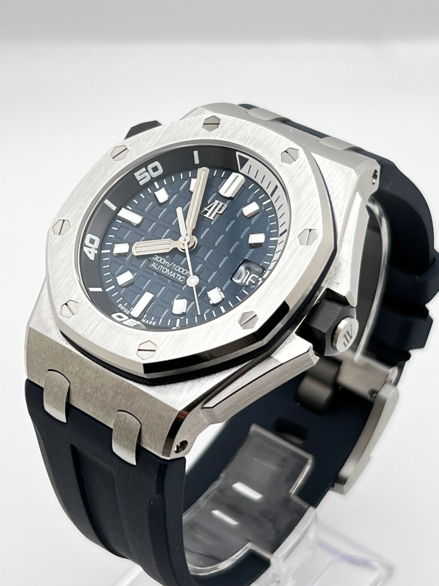 Audemars Piguet Royal Oak Offshore 15720ST.OO.A027CA.01 Diver Stainless Steel Blue Dial