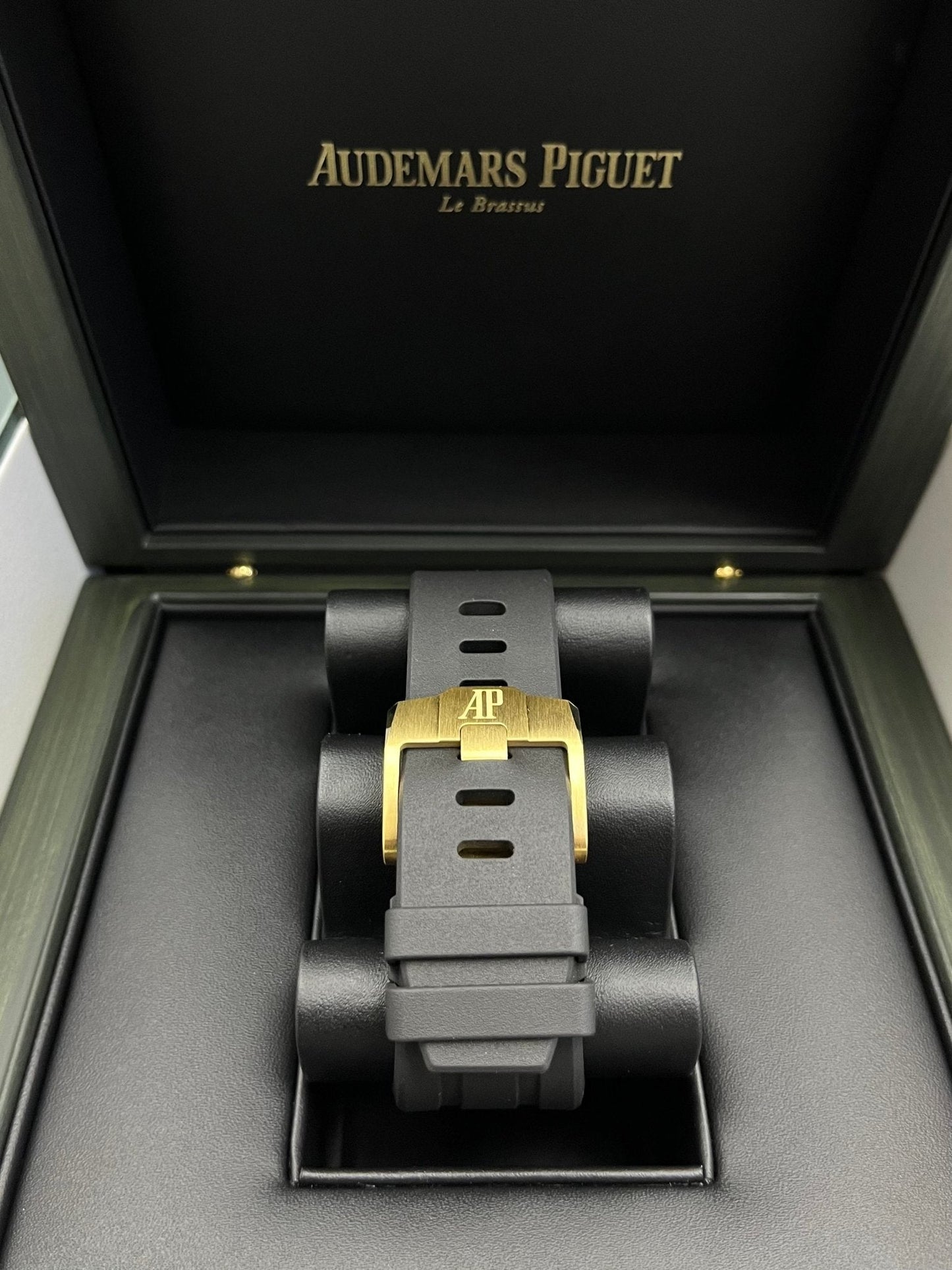 Audemars Piguet Royal Oak Offshore (Ref# 26420CE.OO.A127CR.01)