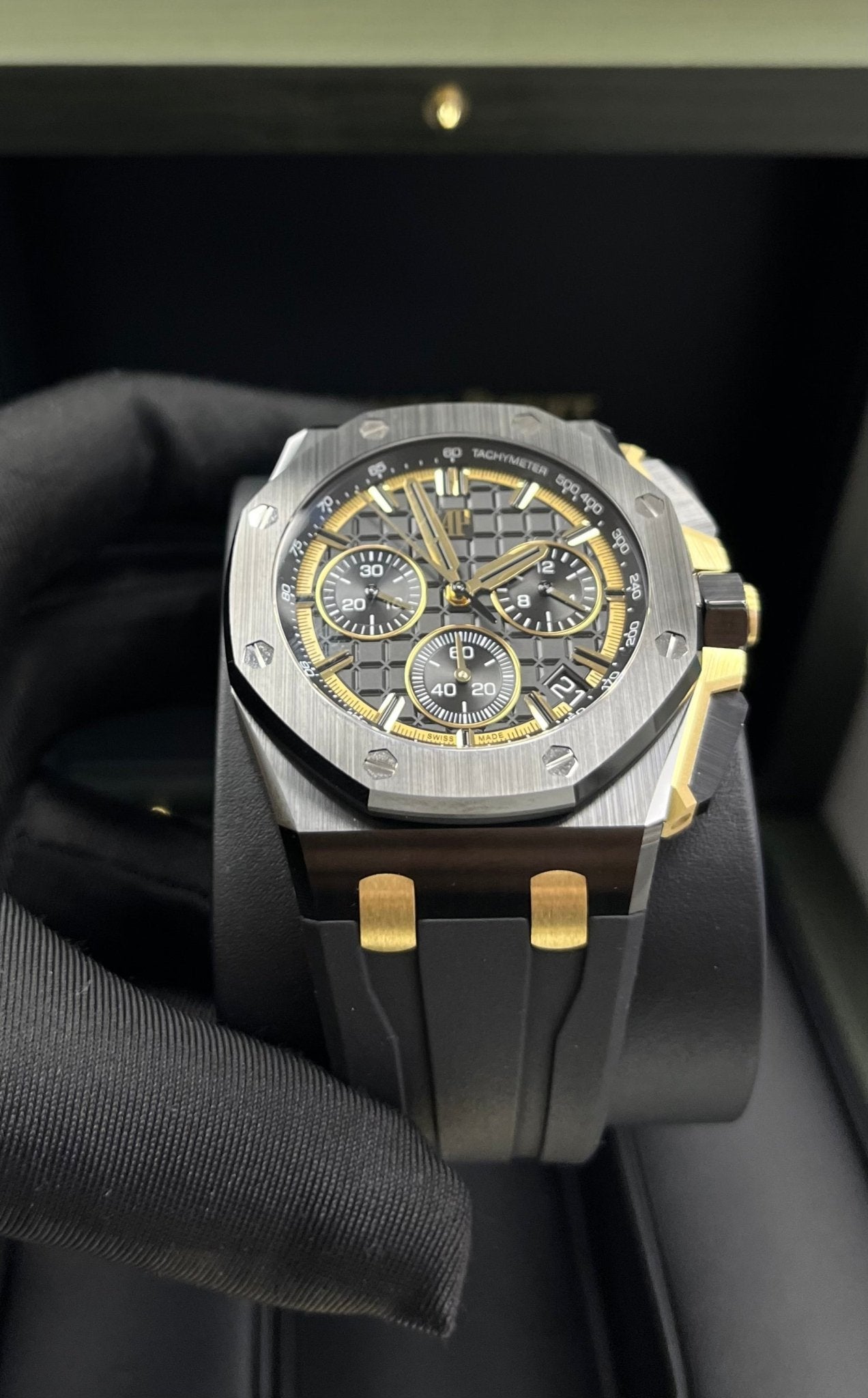Audemars Piguet Royal Oak Offshore (Ref# 26420CE.OO.A127CR.01)