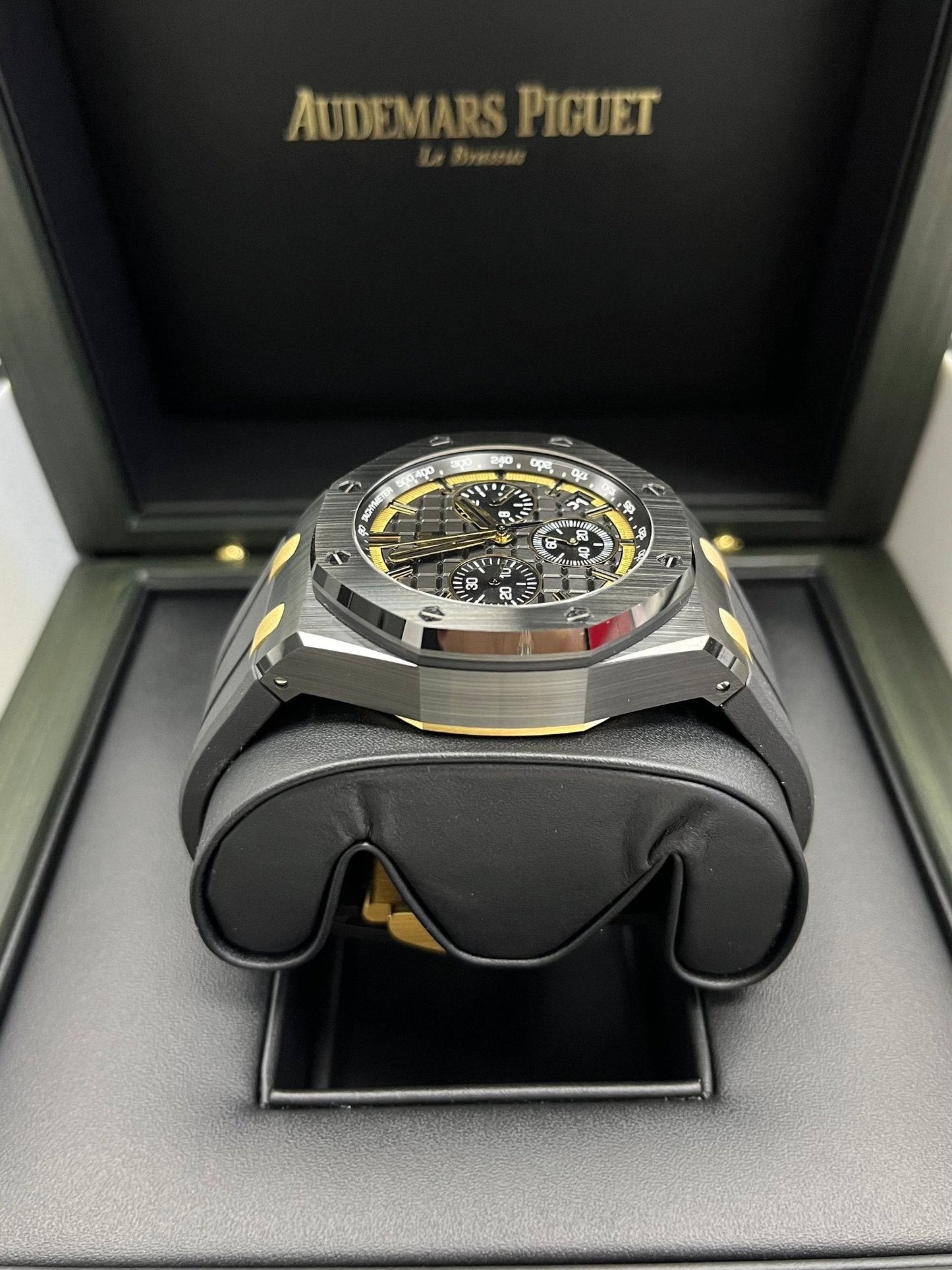 Audemars Piguet Royal Oak Offshore (Ref# 26420CE.OO.A127CR.01)