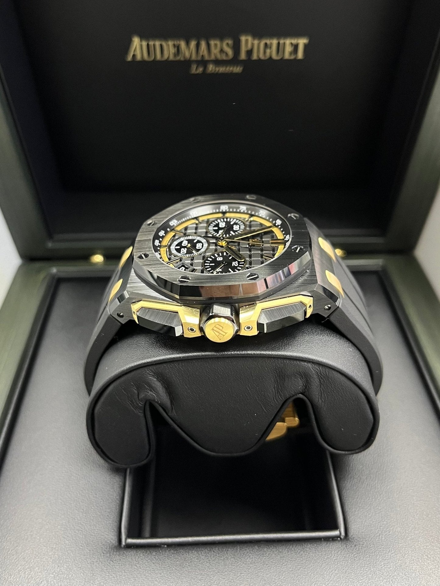 Audemars Piguet Royal Oak Offshore (Ref# 26420CE.OO.A127CR.01)