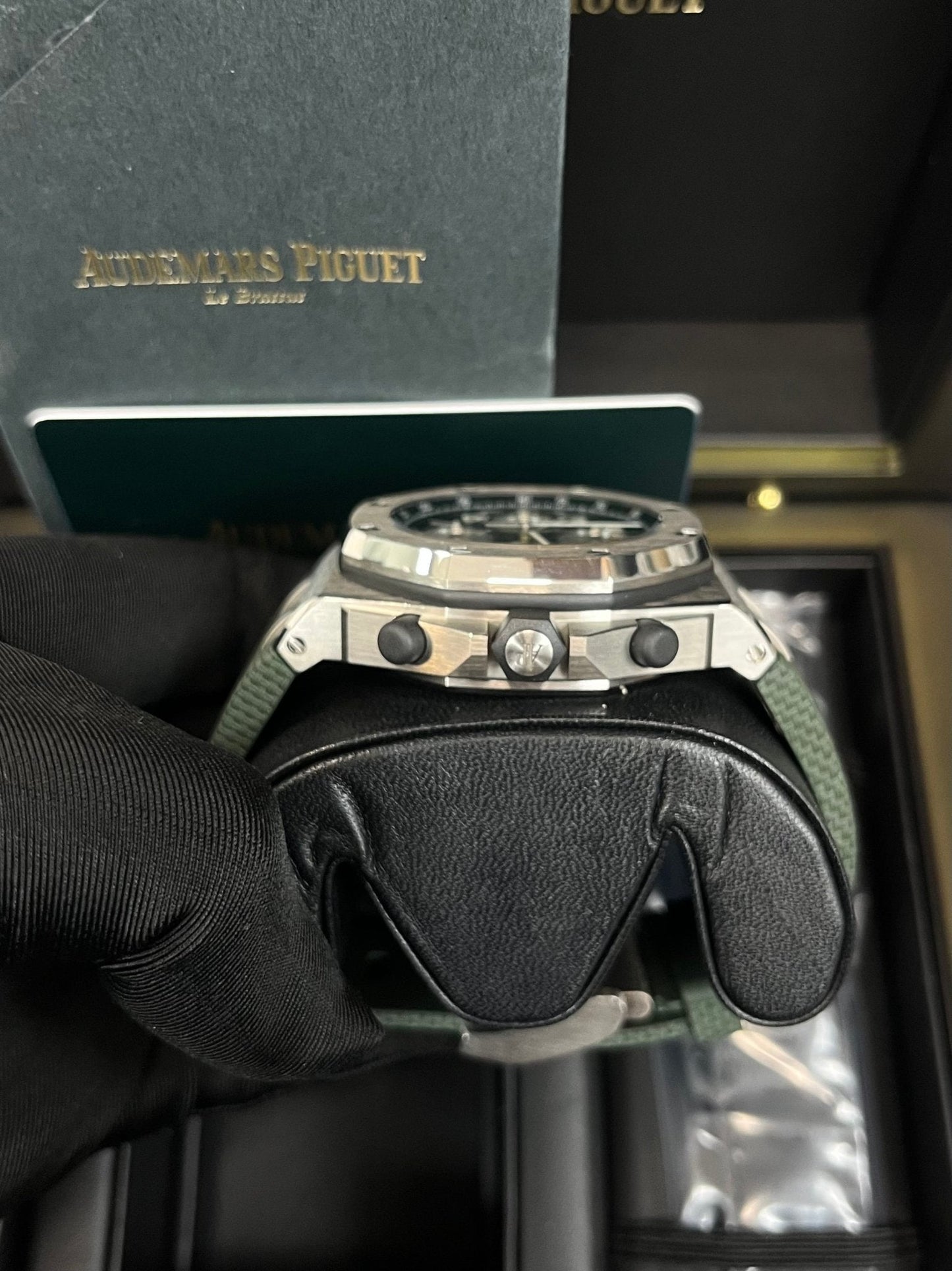 Audemars Piguet ROYAL OAK OFFSHORE SELFWINDING CHRONOGRAPH (Ref# 26238TI.OO.A056CA.01)