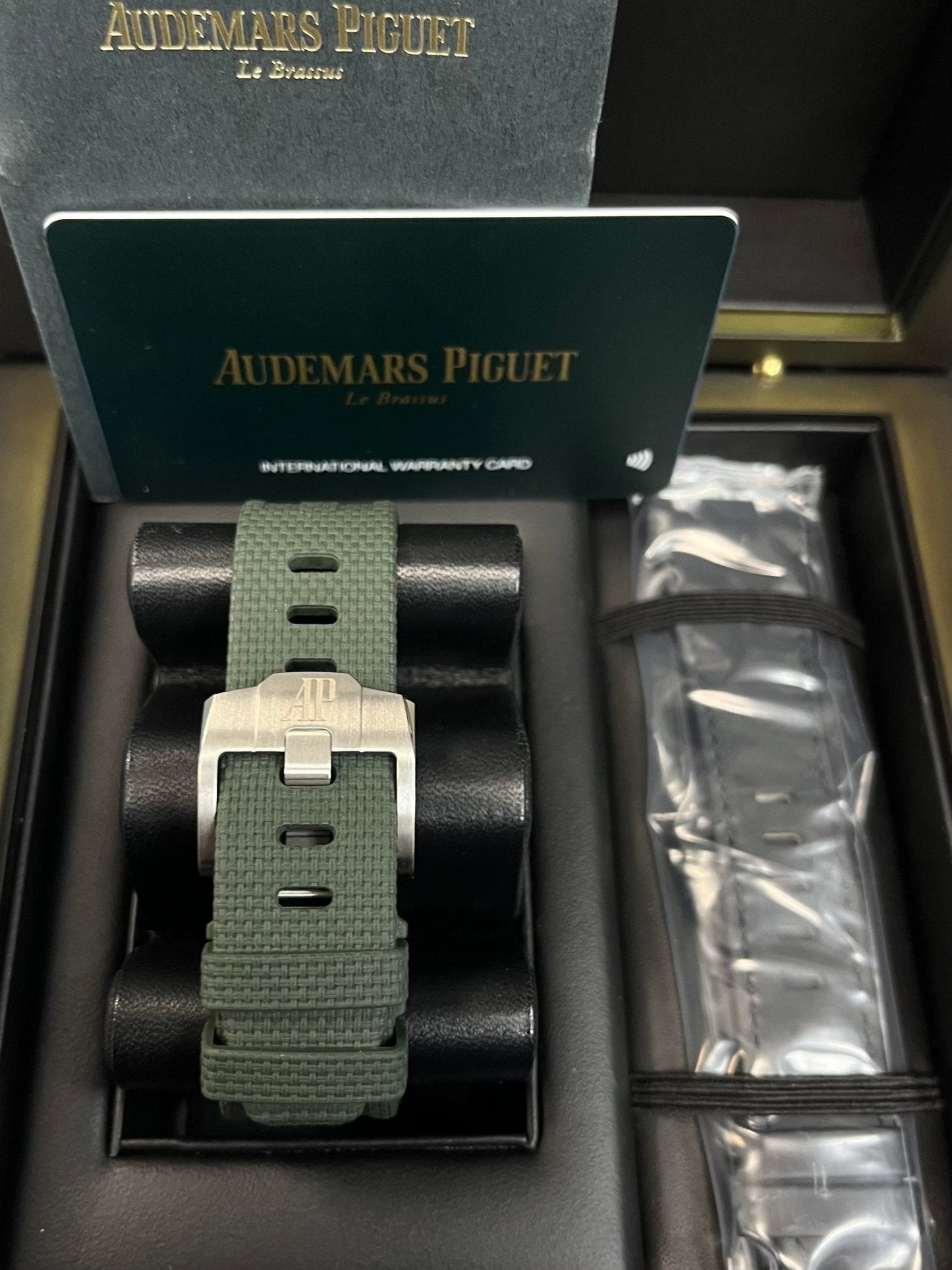 Audemars Piguet ROYAL OAK OFFSHORE SELFWINDING CHRONOGRAPH (Ref# 26238TI.OO.A056CA.01)