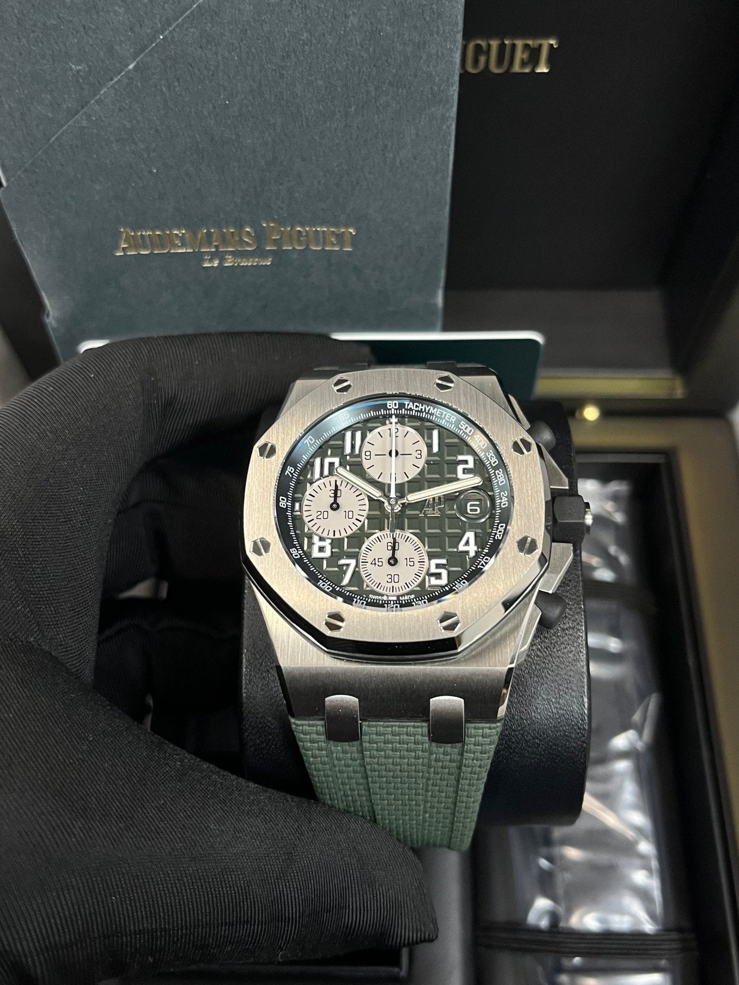 Audemars Piguet ROYAL OAK OFFSHORE SELFWINDING CHRONOGRAPH (Ref# 26238TI.OO.A056CA.01)