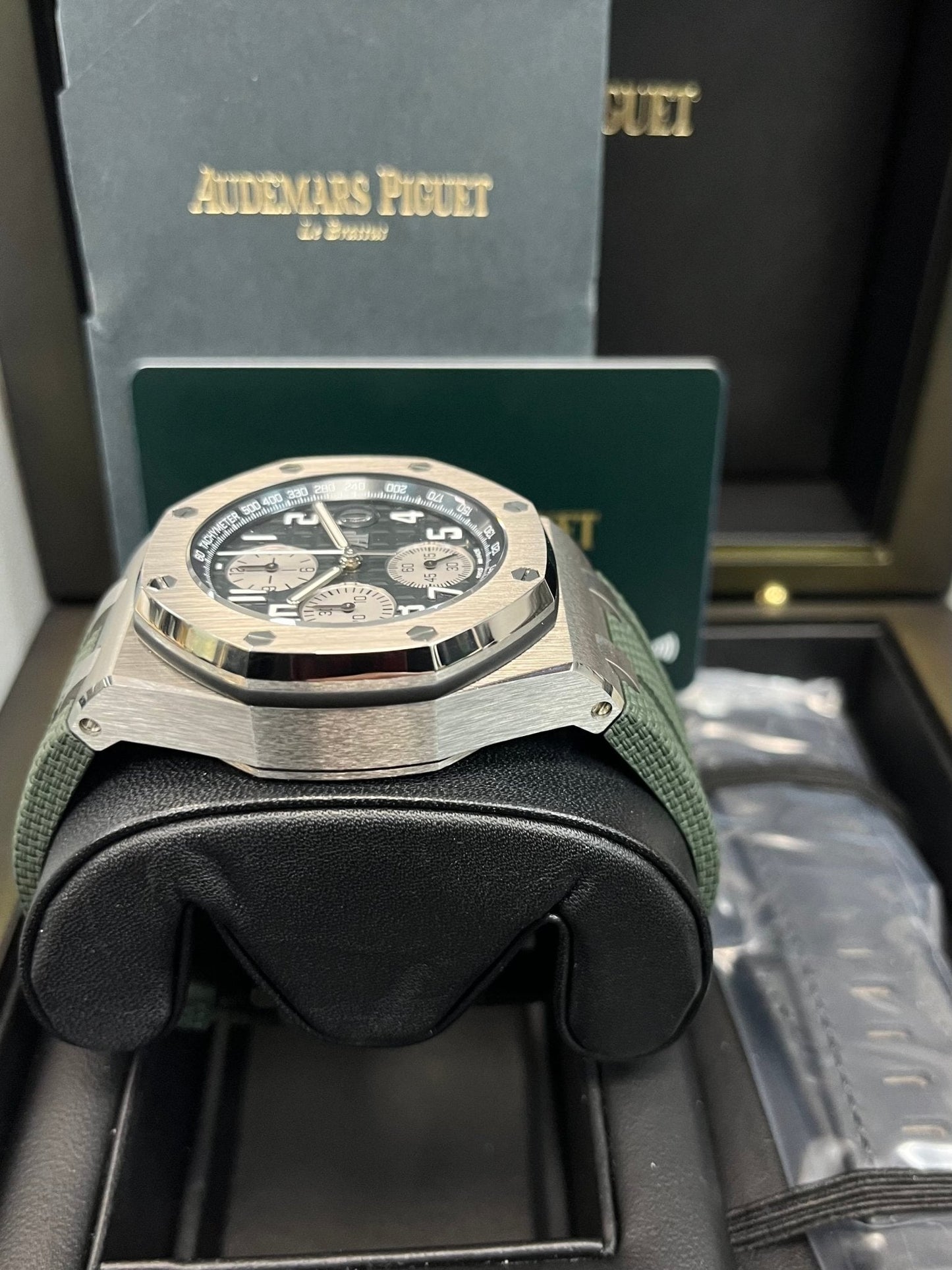 Audemars Piguet ROYAL OAK OFFSHORE SELFWINDING CHRONOGRAPH (Ref# 26238TI.OO.A056CA.01)