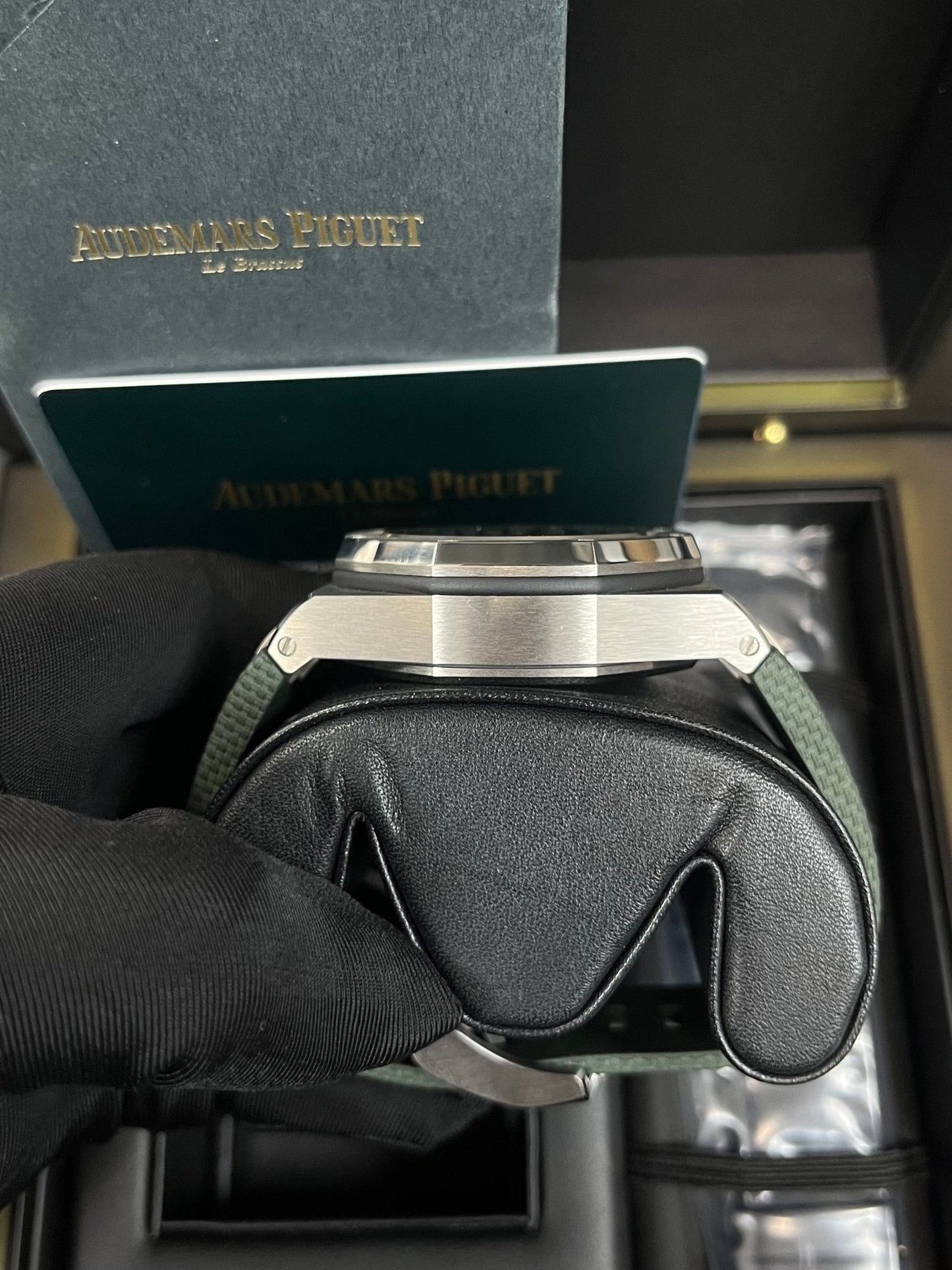 Audemars Piguet ROYAL OAK OFFSHORE SELFWINDING CHRONOGRAPH (Ref# 26238TI.OO.A056CA.01)