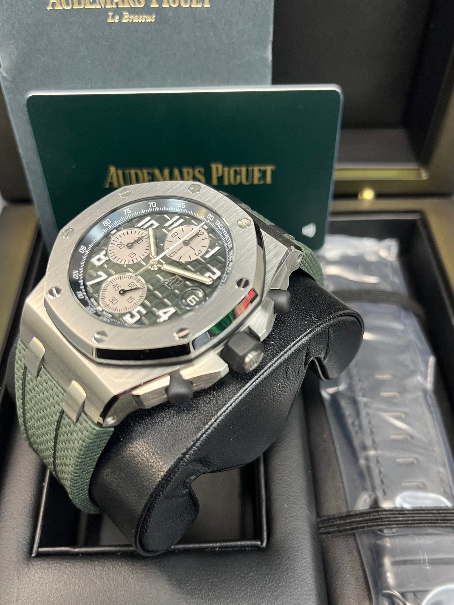 Audemars Piguet ROYAL OAK OFFSHORE SELFWINDING CHRONOGRAPH (Ref# 26238TI.OO.A056CA.01)