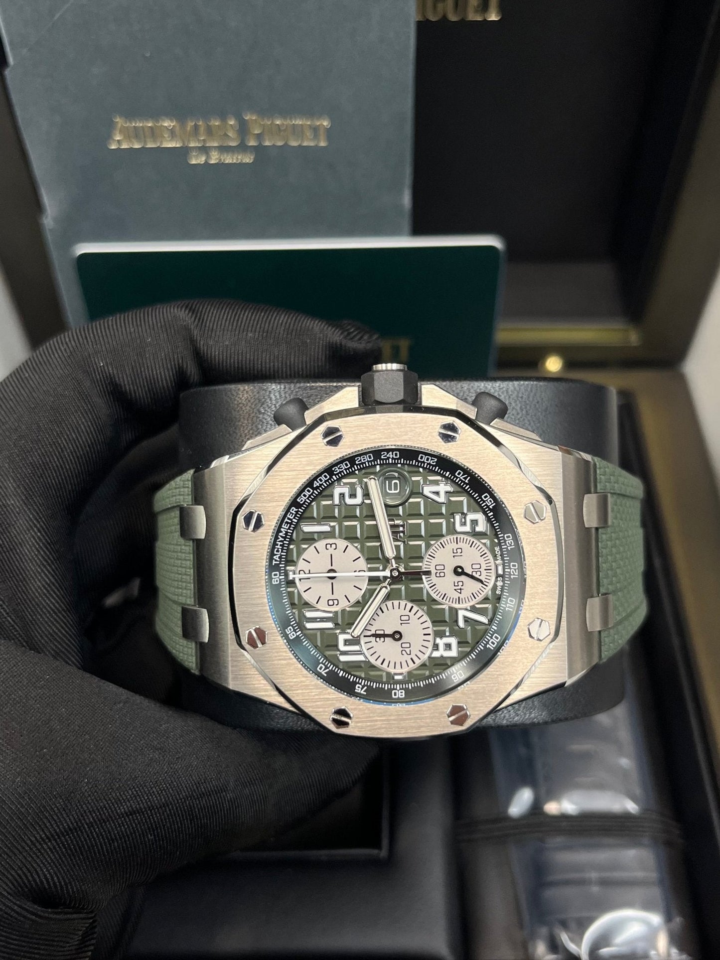 Audemars Piguet ROYAL OAK OFFSHORE SELFWINDING CHRONOGRAPH (Ref# 26238TI.OO.A056CA.01)