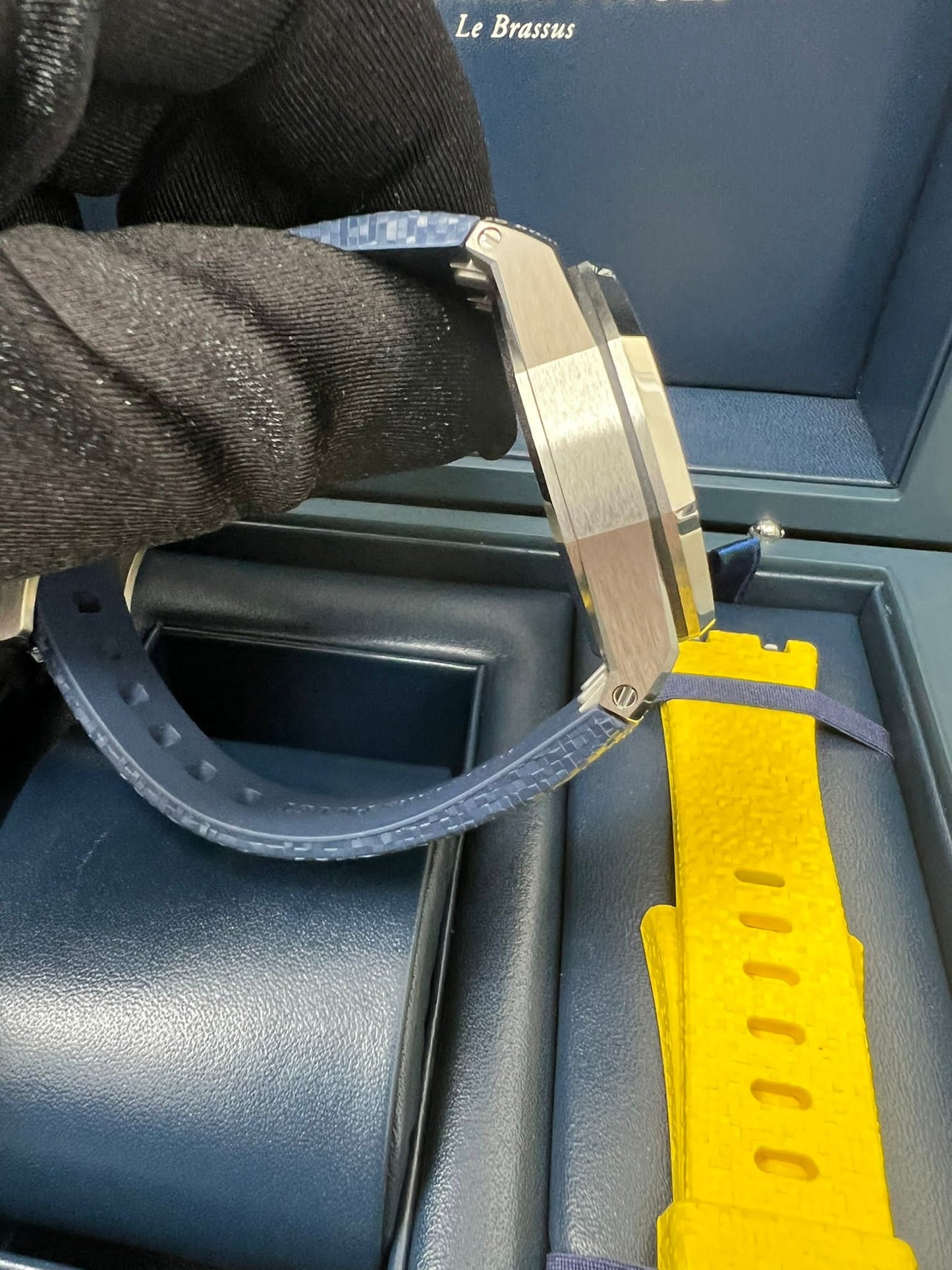 Audemars Piguet Royal Oak Offshore Selfwinding - Music Edition 37 mm 77600TI.OO.A343CA.01