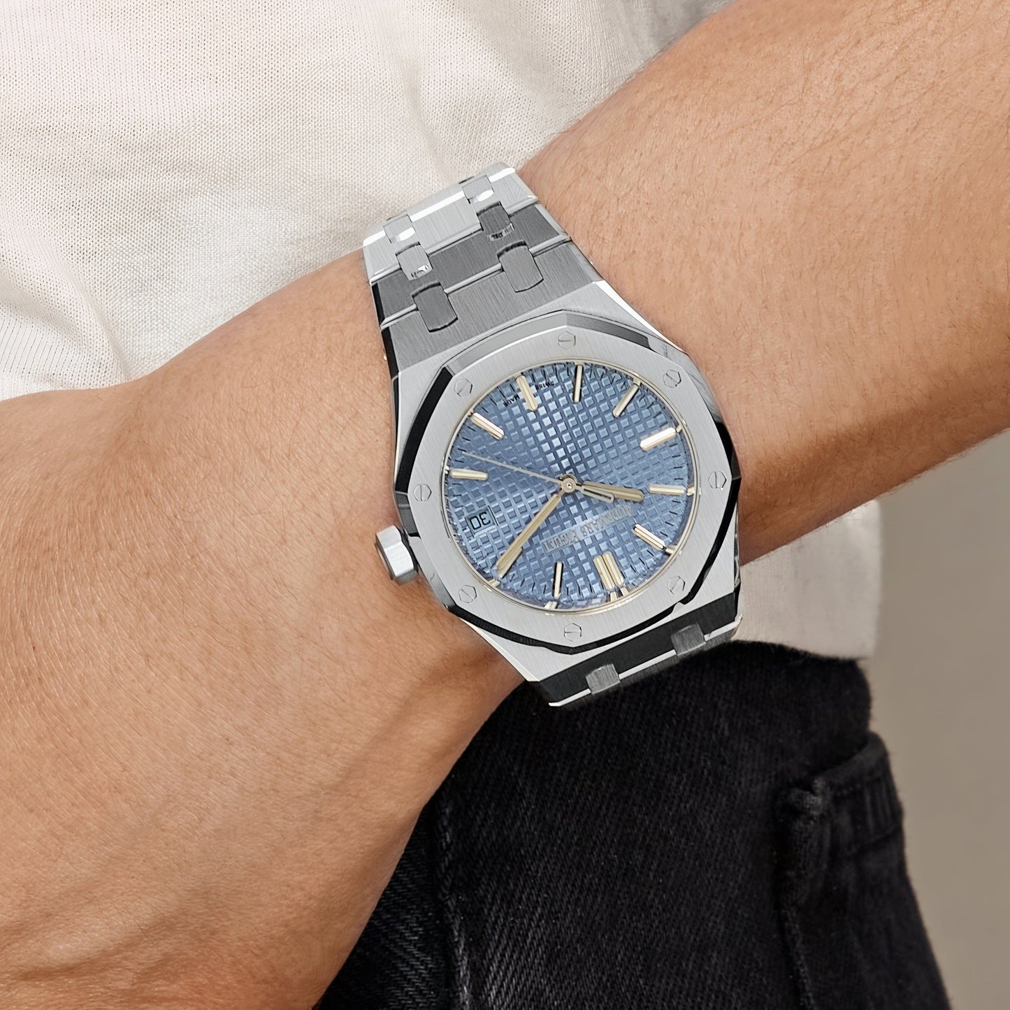 Audemars Piguet Royal Oak Selfwinding 15510BC.OO.1320BC.01 White Gold Blue Dial Limited Edition of 100