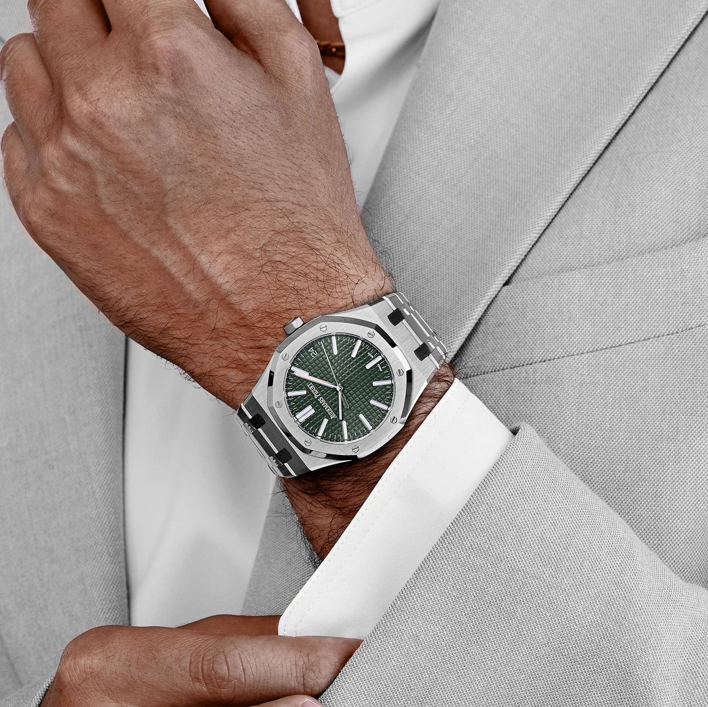 Audemars Piguet Royal Oak Selfwinding 15510ST.OO.1320ST.09 Stainless Steel Green Dial (2025)