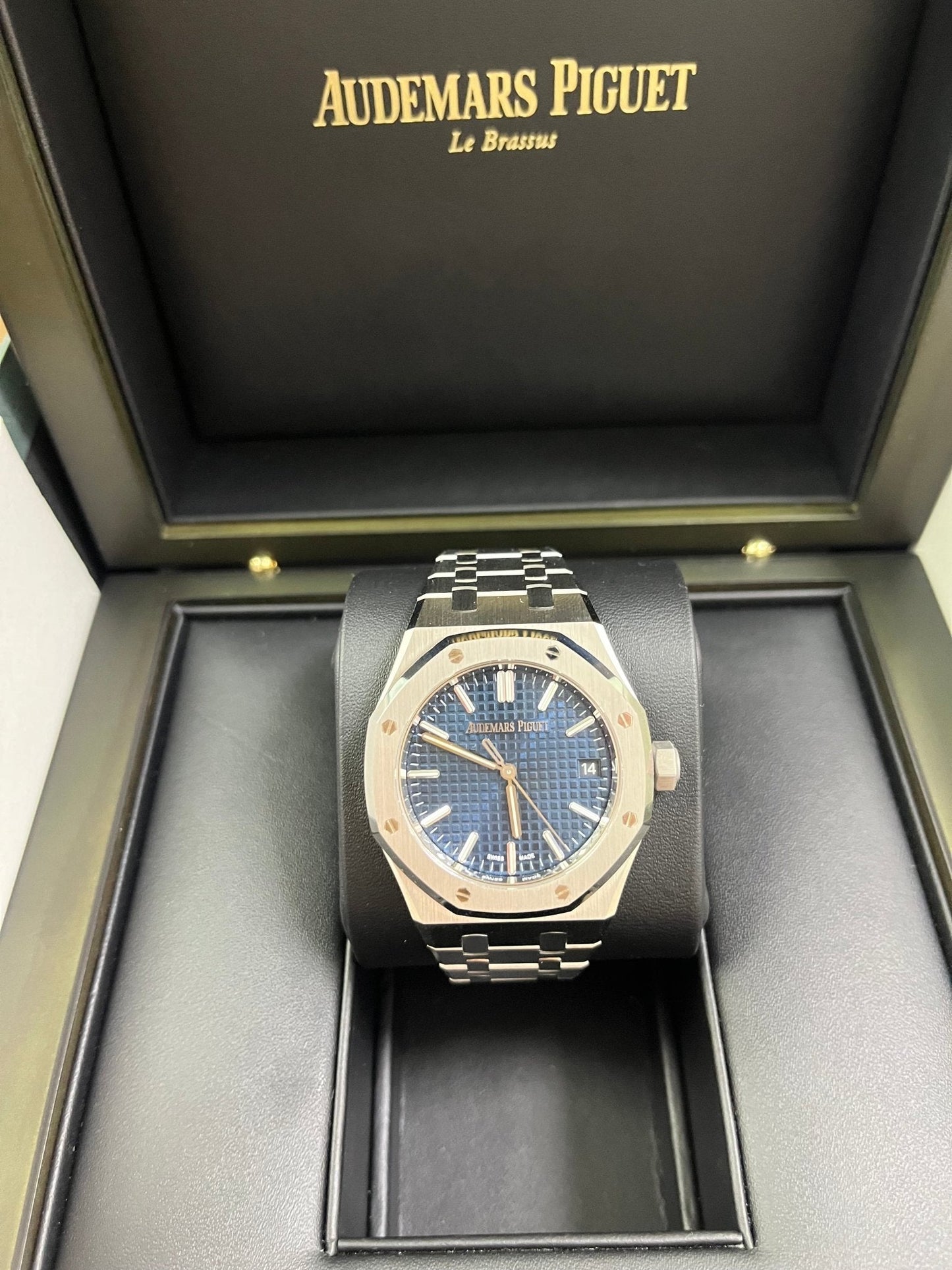 Audemars Piguet Royal Oak Selfwinding 37mm Stainless Steel Blue Dial 50th anniversary 15550ST.OO.1356ST.02