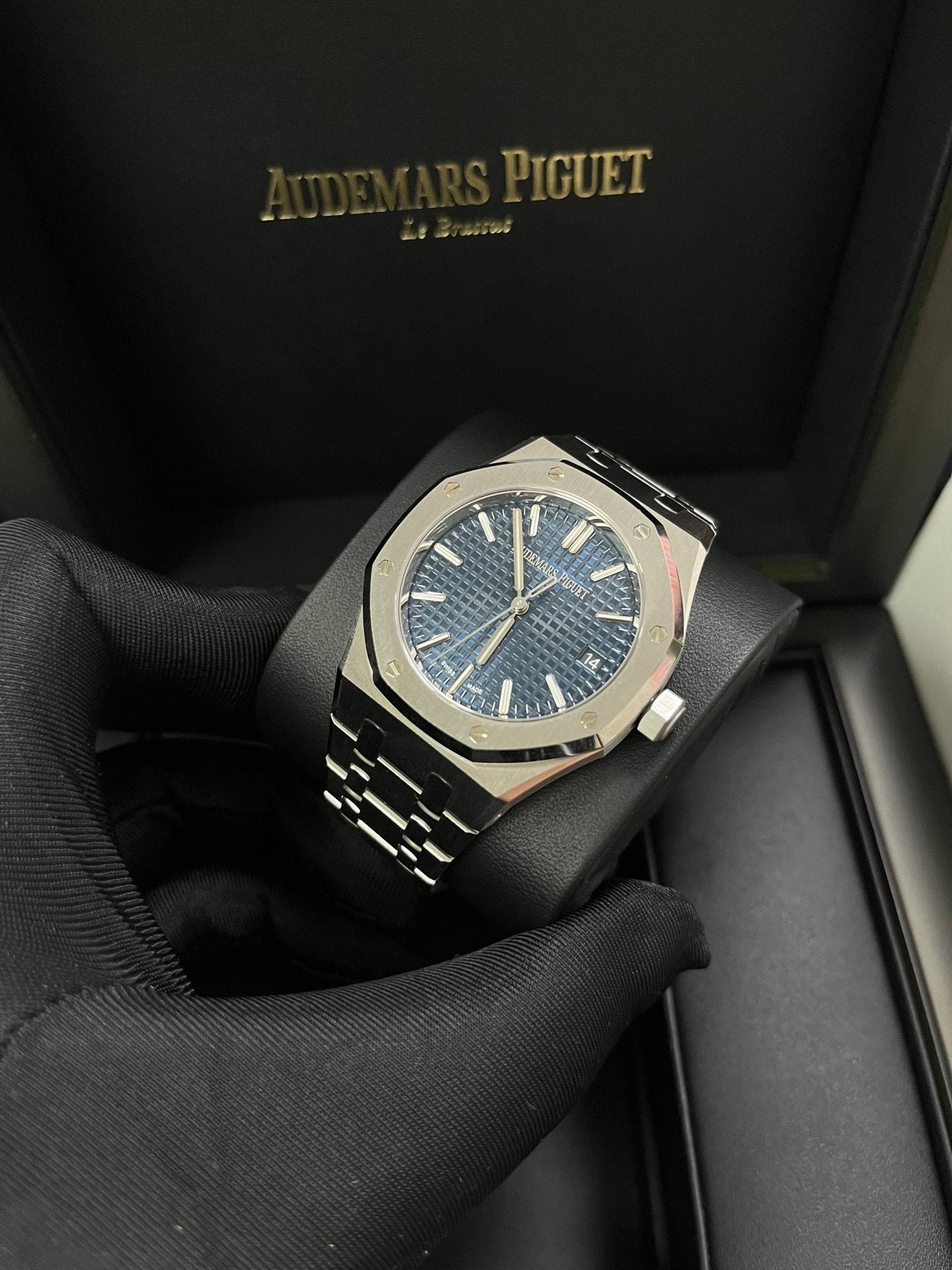 Audemars Piguet Royal Oak Selfwinding 37mm Stainless Steel Blue Dial 50th anniversary 15550ST.OO.1356ST.02