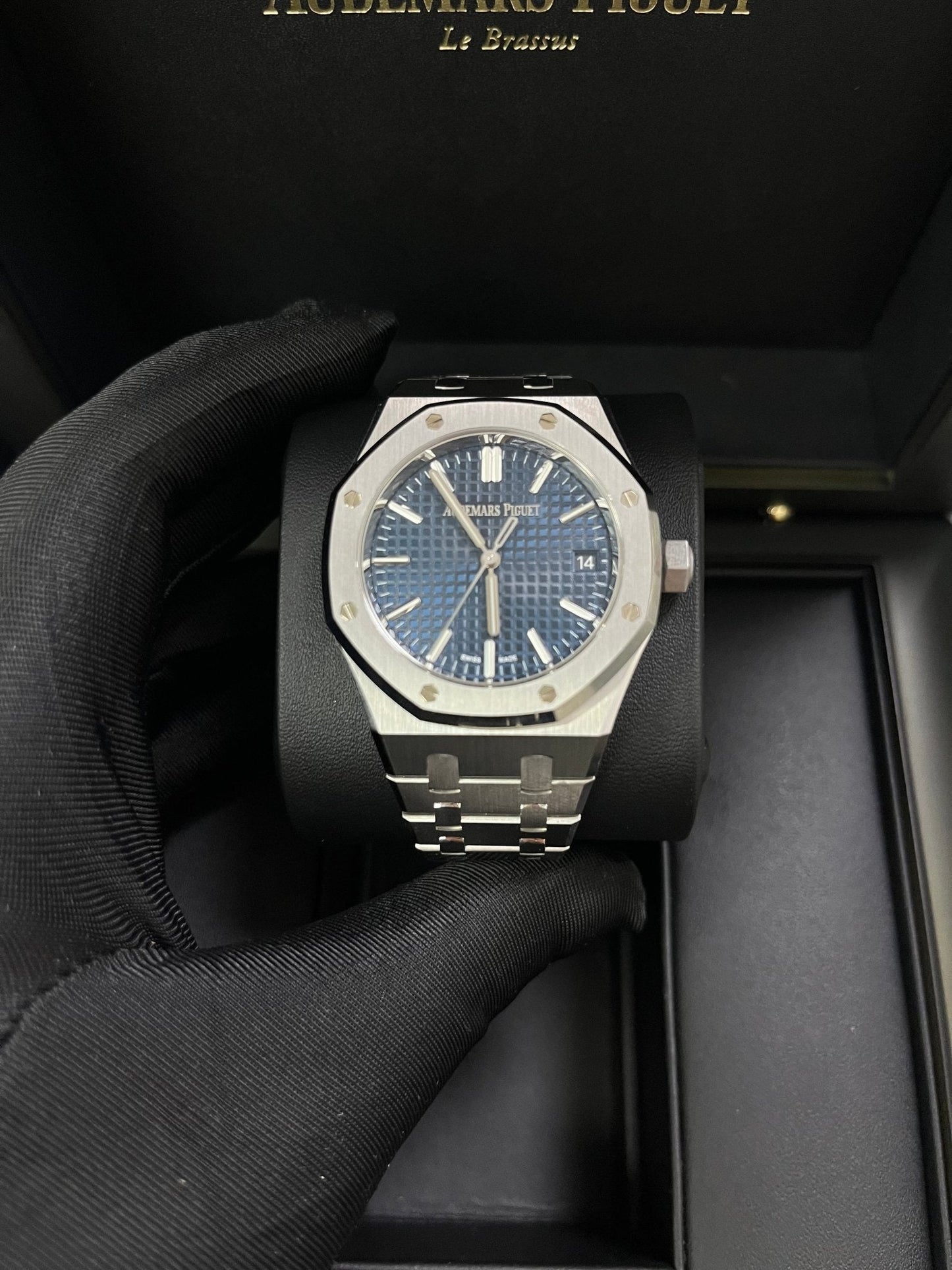 Audemars Piguet Royal Oak Selfwinding 37mm Stainless Steel Blue Dial 50th anniversary 15550ST.OO.1356ST.02